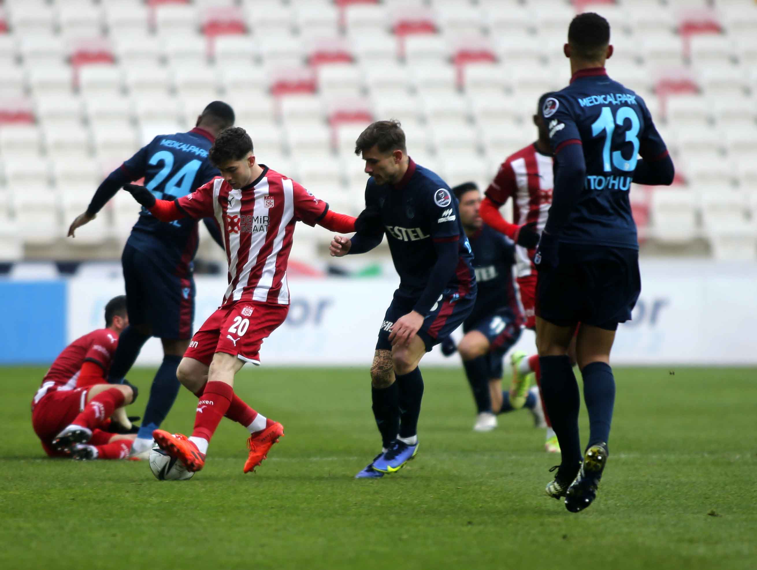 Sivas'ta puanlar paylaşıldı! Demir Grup Sivasspor 1-1 Trabzonspor