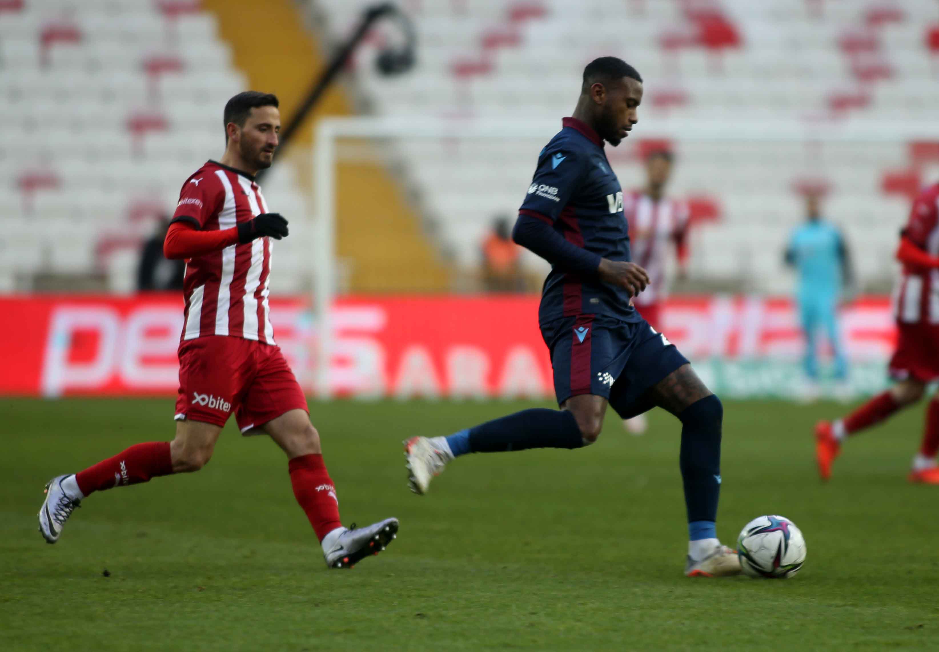 Sivas'ta puanlar paylaşıldı! Demir Grup Sivasspor 1-1 Trabzonspor