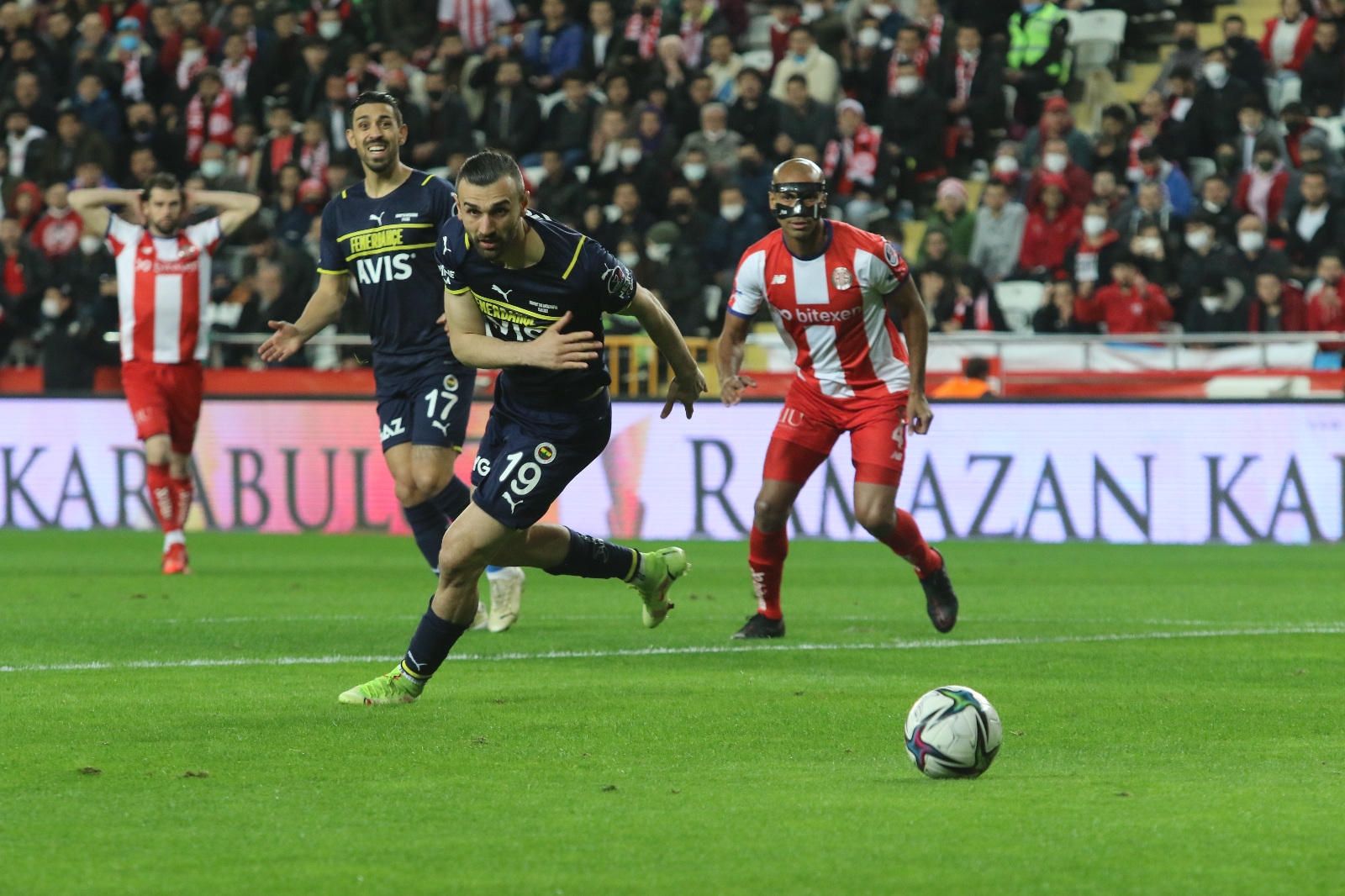 Fenerbahçe'nin deplasman galibiyeti hasreti sürüyor! Fraport TAV Antalyaspor 1-1 Fenerbahçe