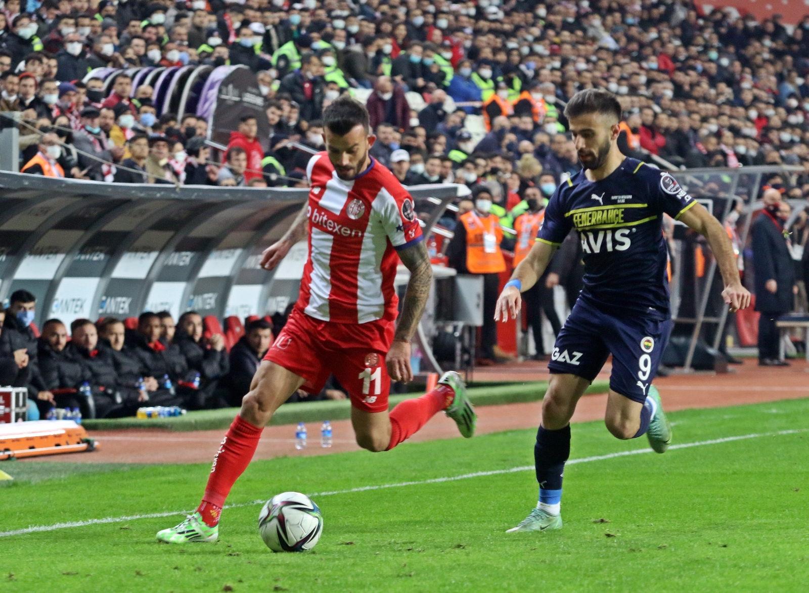 Fenerbahçe'nin deplasman galibiyeti hasreti sürüyor! Fraport TAV Antalyaspor 1-1 Fenerbahçe