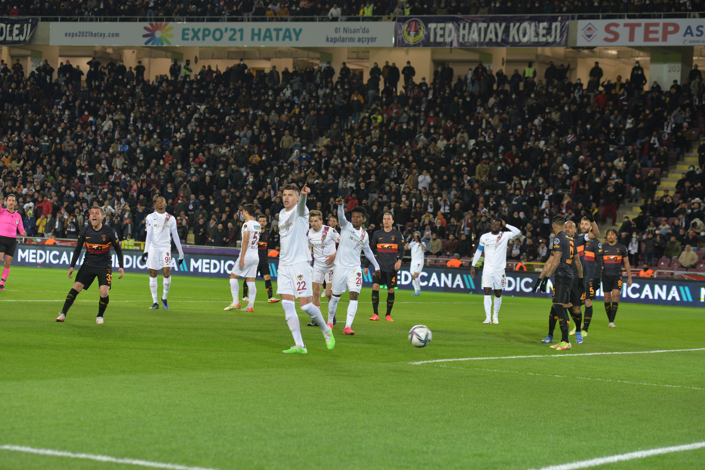 Galatasaray Torrent ile tatsız başladı | Hatayspor - Galatasaray 4-2