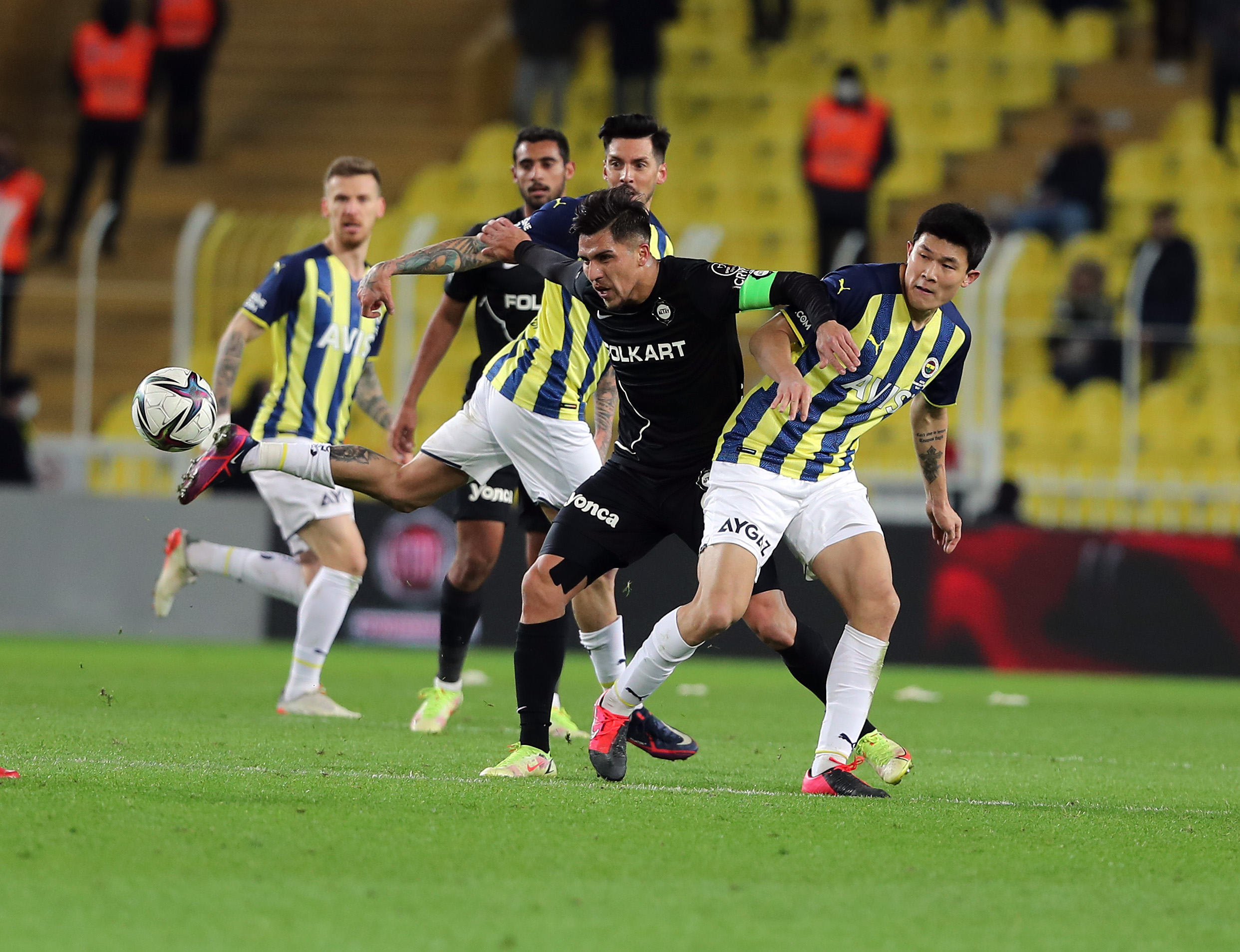 Fenerbahçe, Altay karşısında moral buldu! Fenerbahçe 2-1 Altay