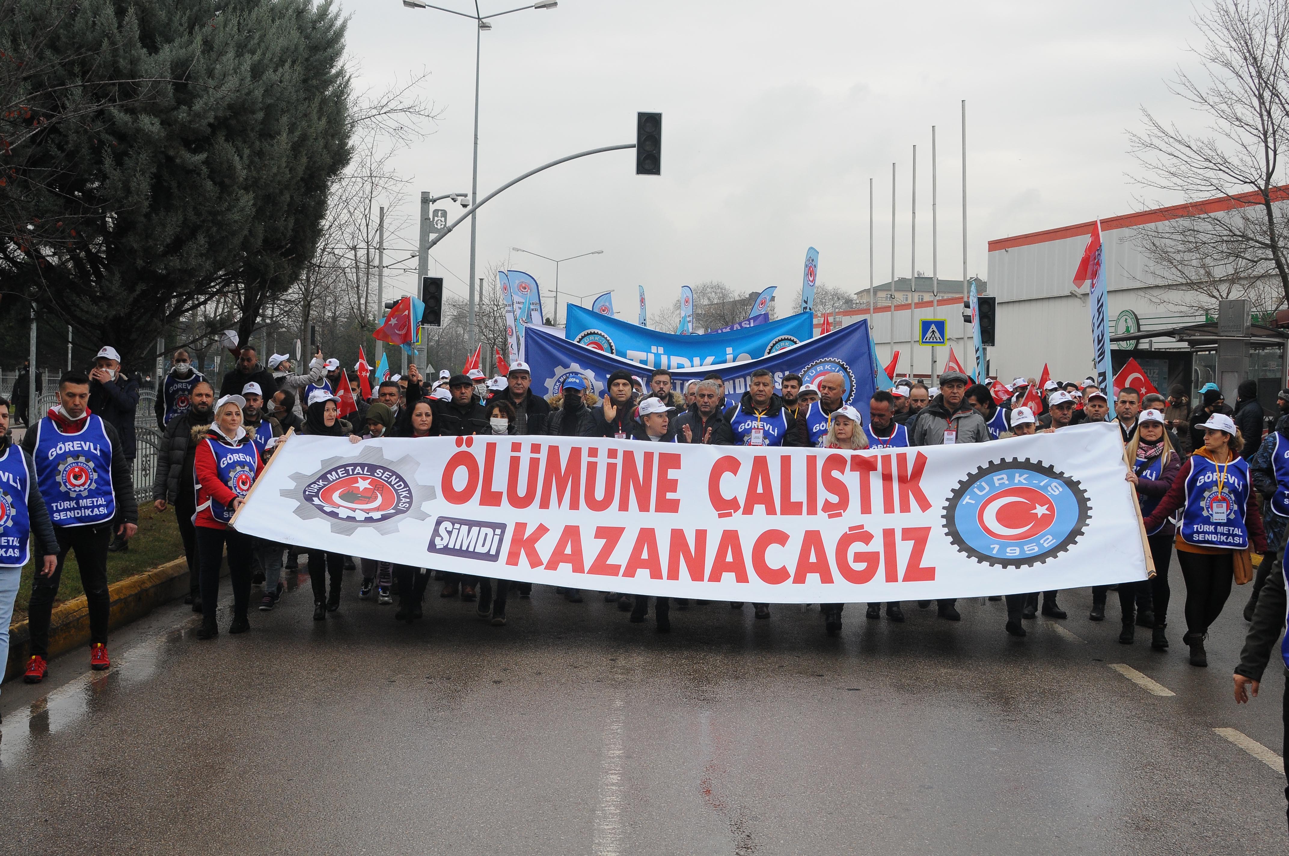 İzmit’te metal işçilerinden 'toplu sözleşme' mitingi