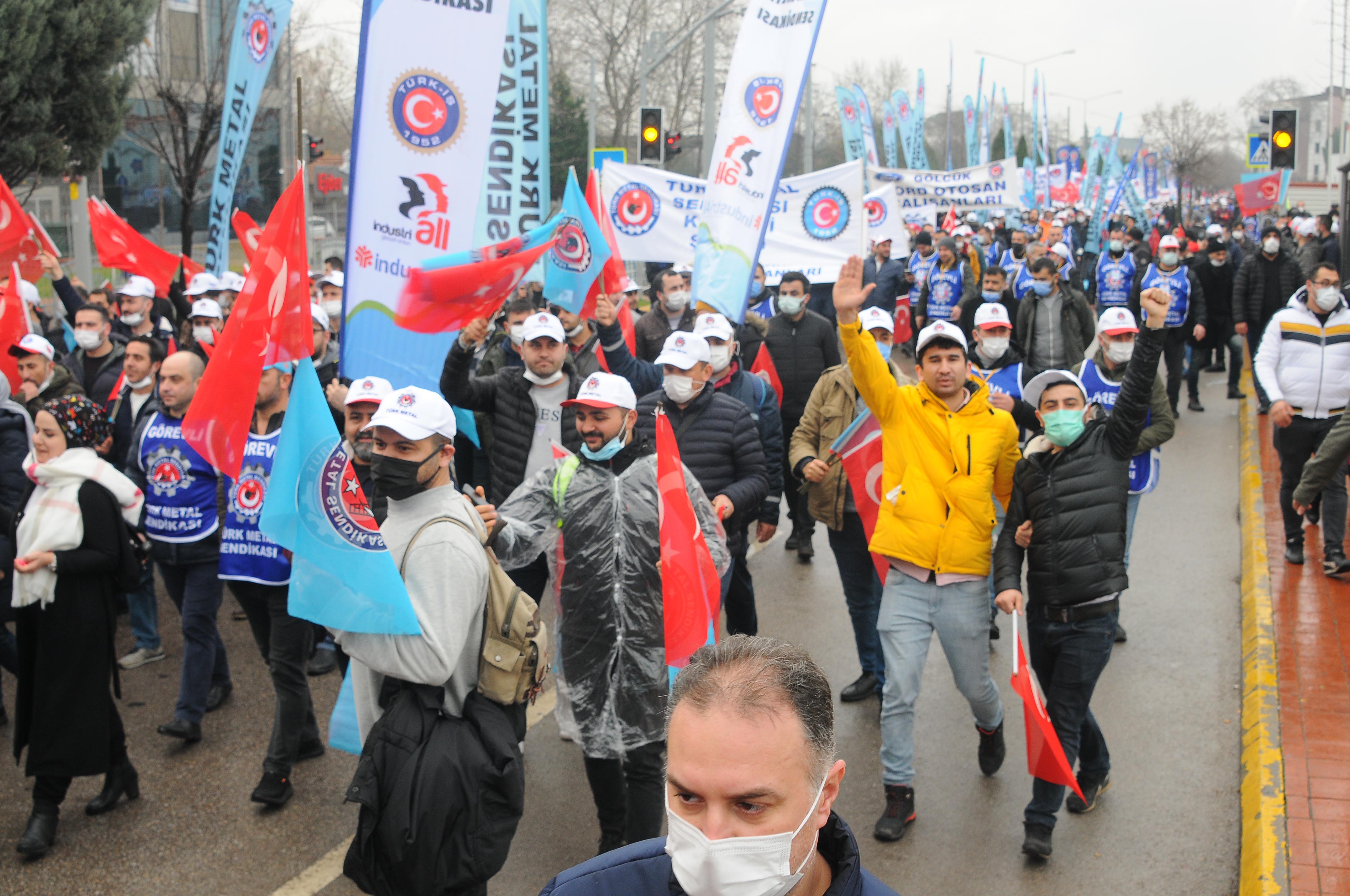 İzmit’te metal işçilerinden 'toplu sözleşme' mitingi