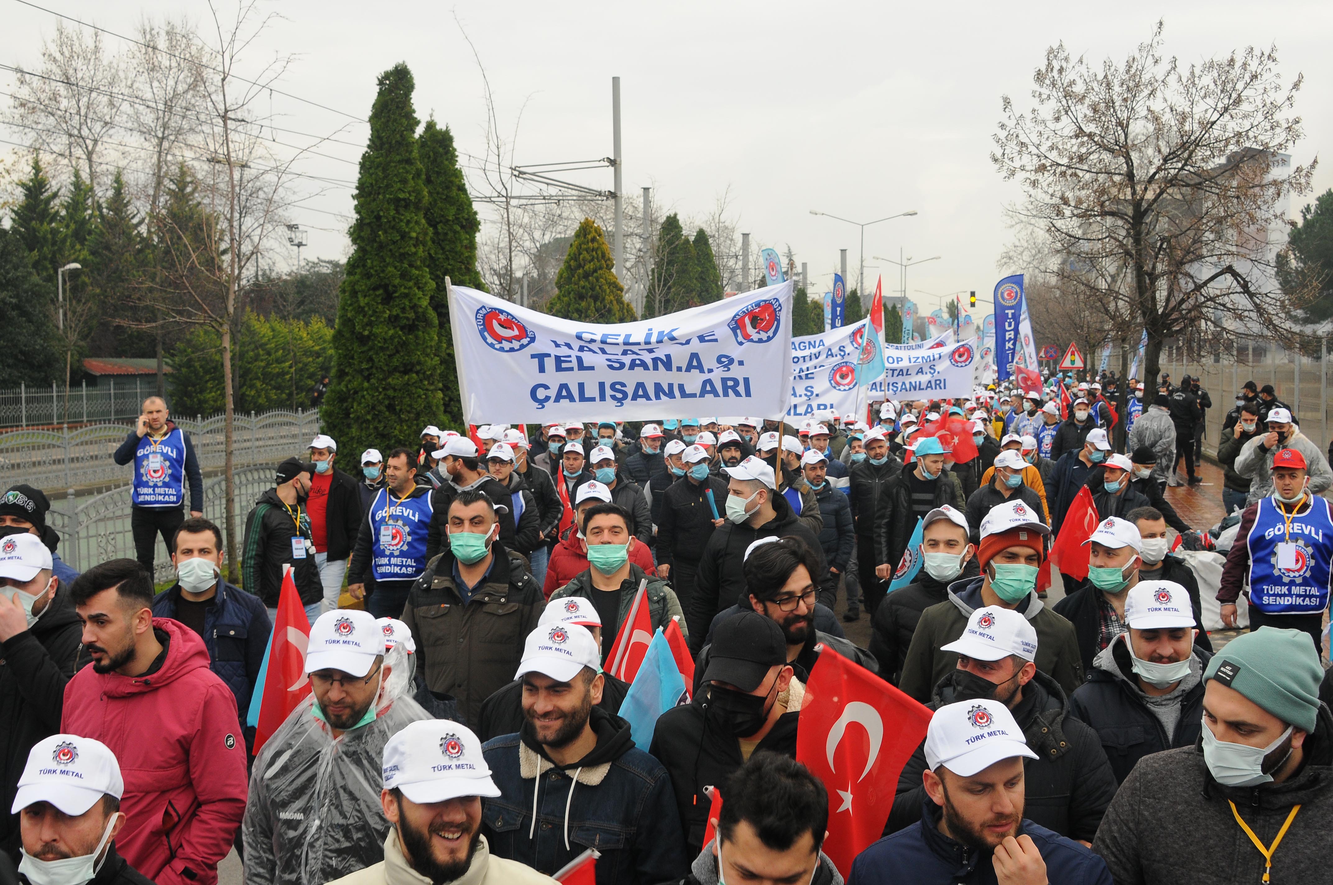 İzmit’te metal işçilerinden 'toplu sözleşme' mitingi