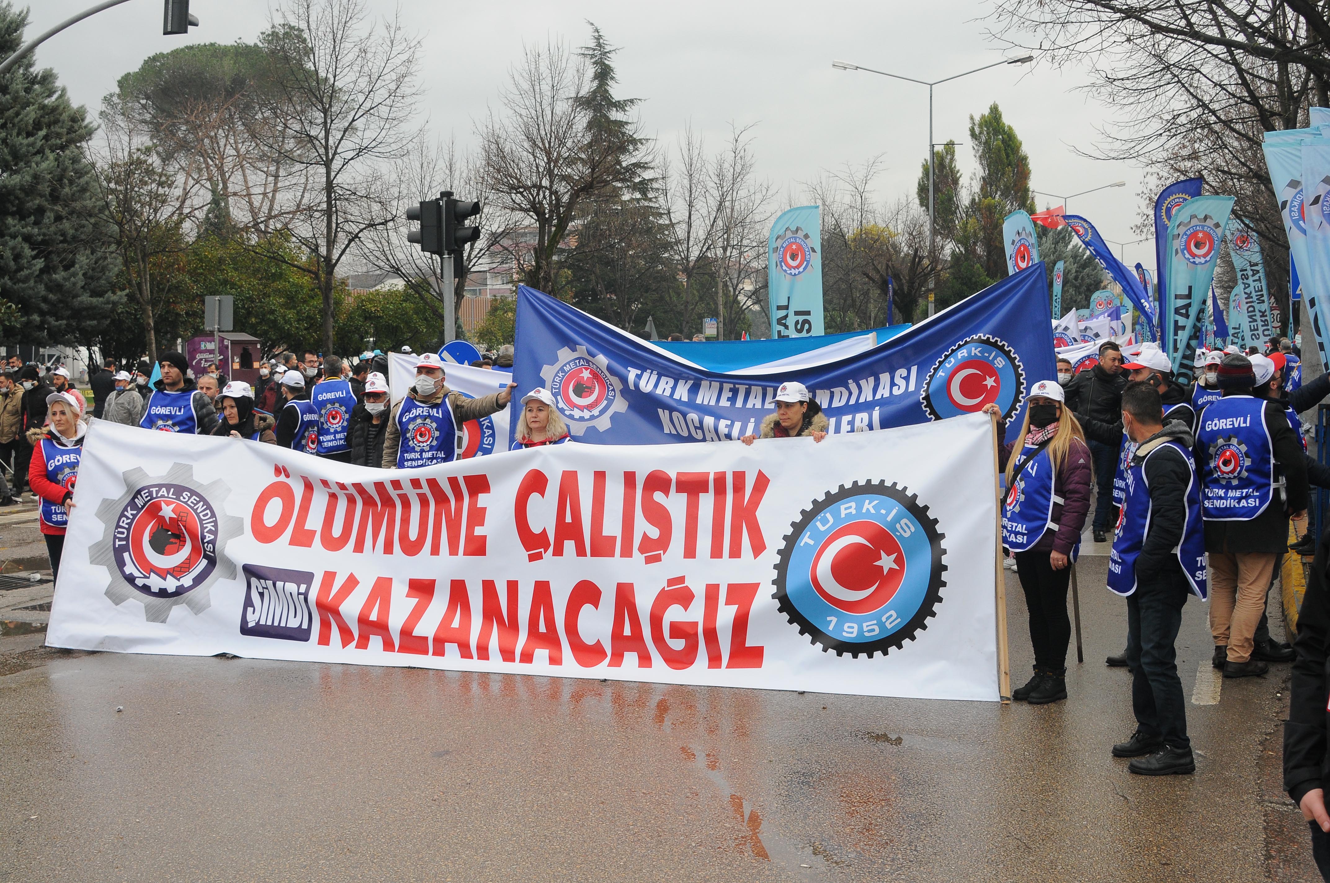 İzmit’te metal işçilerinden 'toplu sözleşme' mitingi