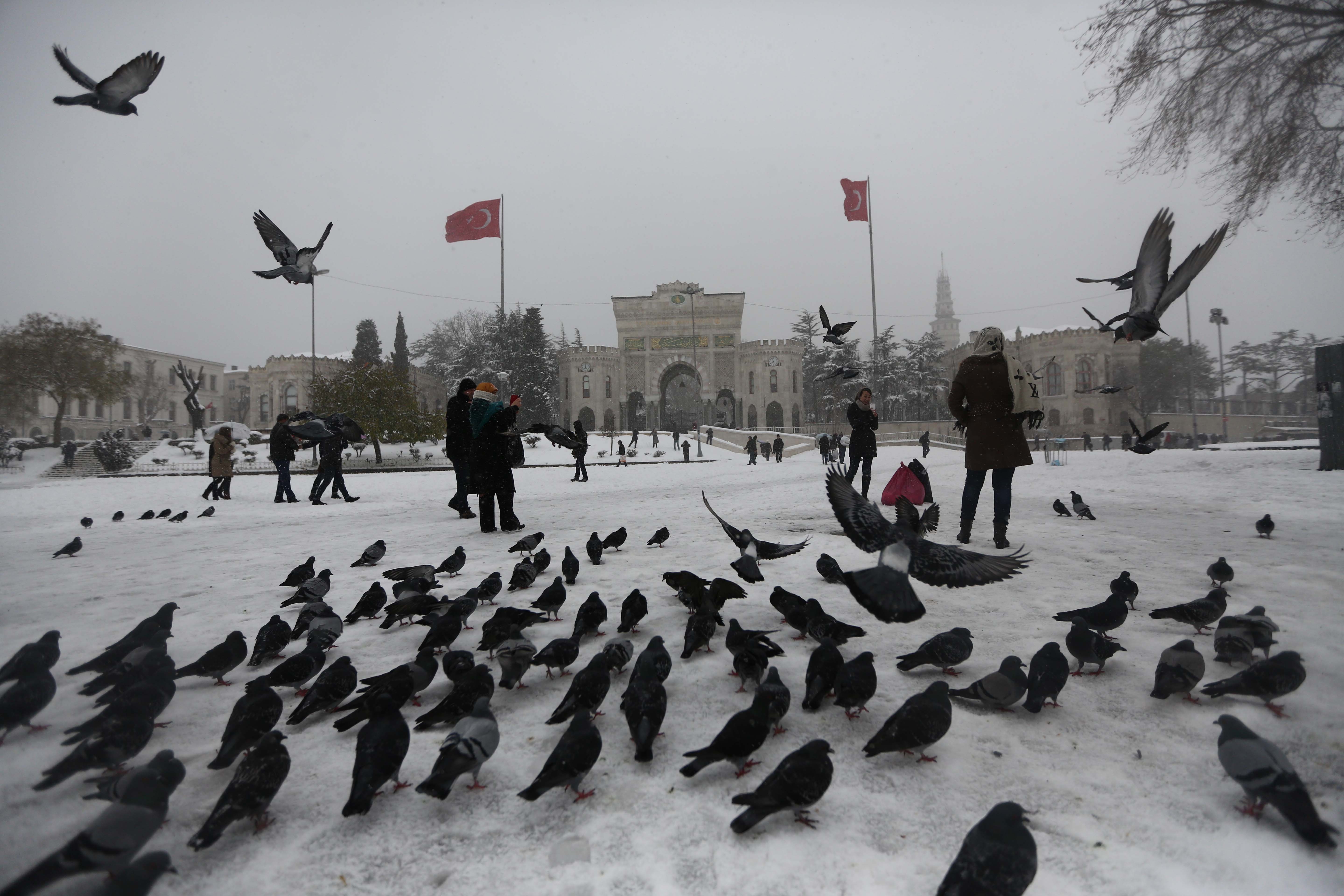 İstanbul'da kar ne zaman başlayacak? Açıklamalar art arda geliyor: '15-20 santimi bulabilir'