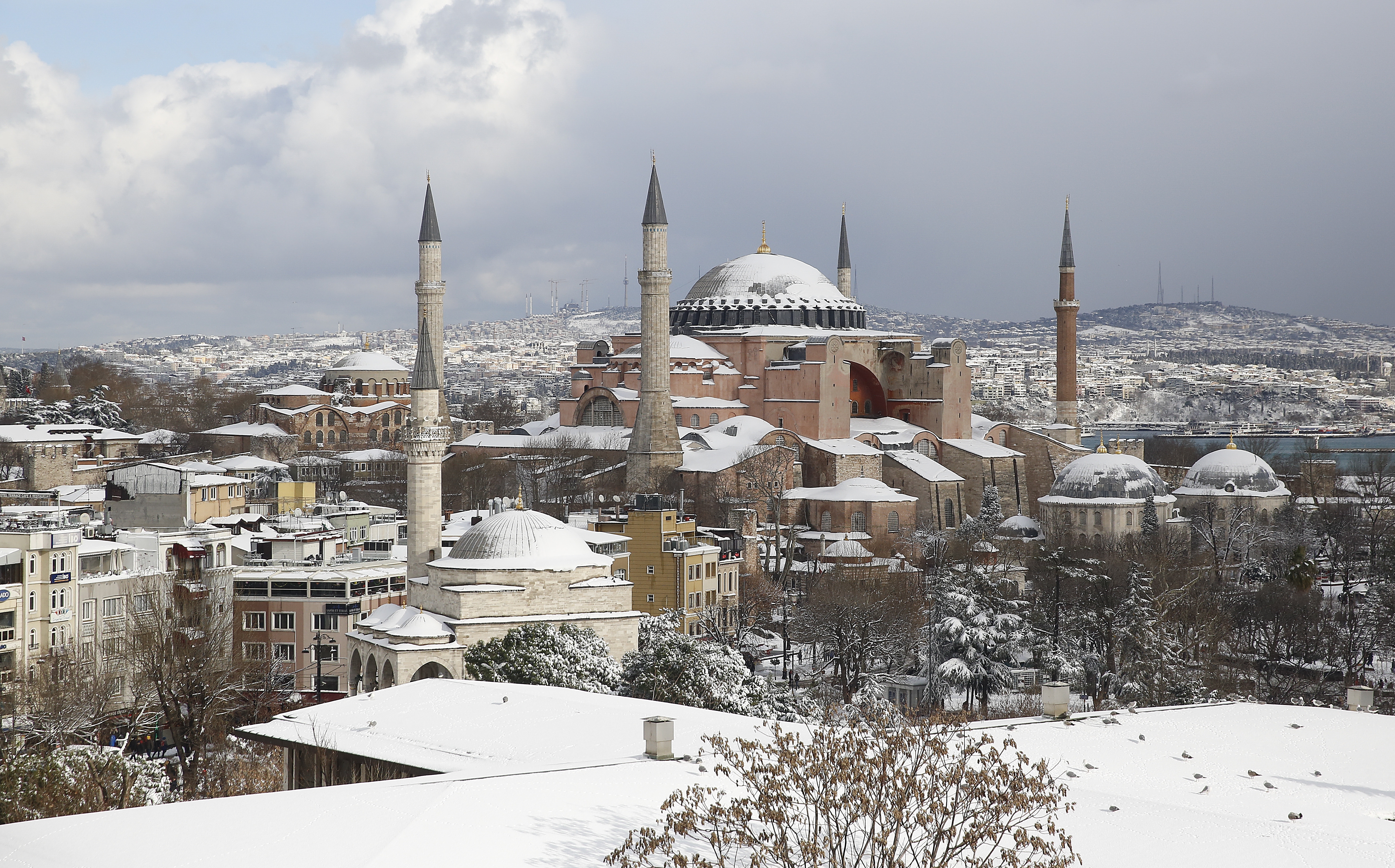 İstanbul'da kar ne zaman başlayacak? Açıklamalar art arda geliyor: '15-20 santimi bulabilir'