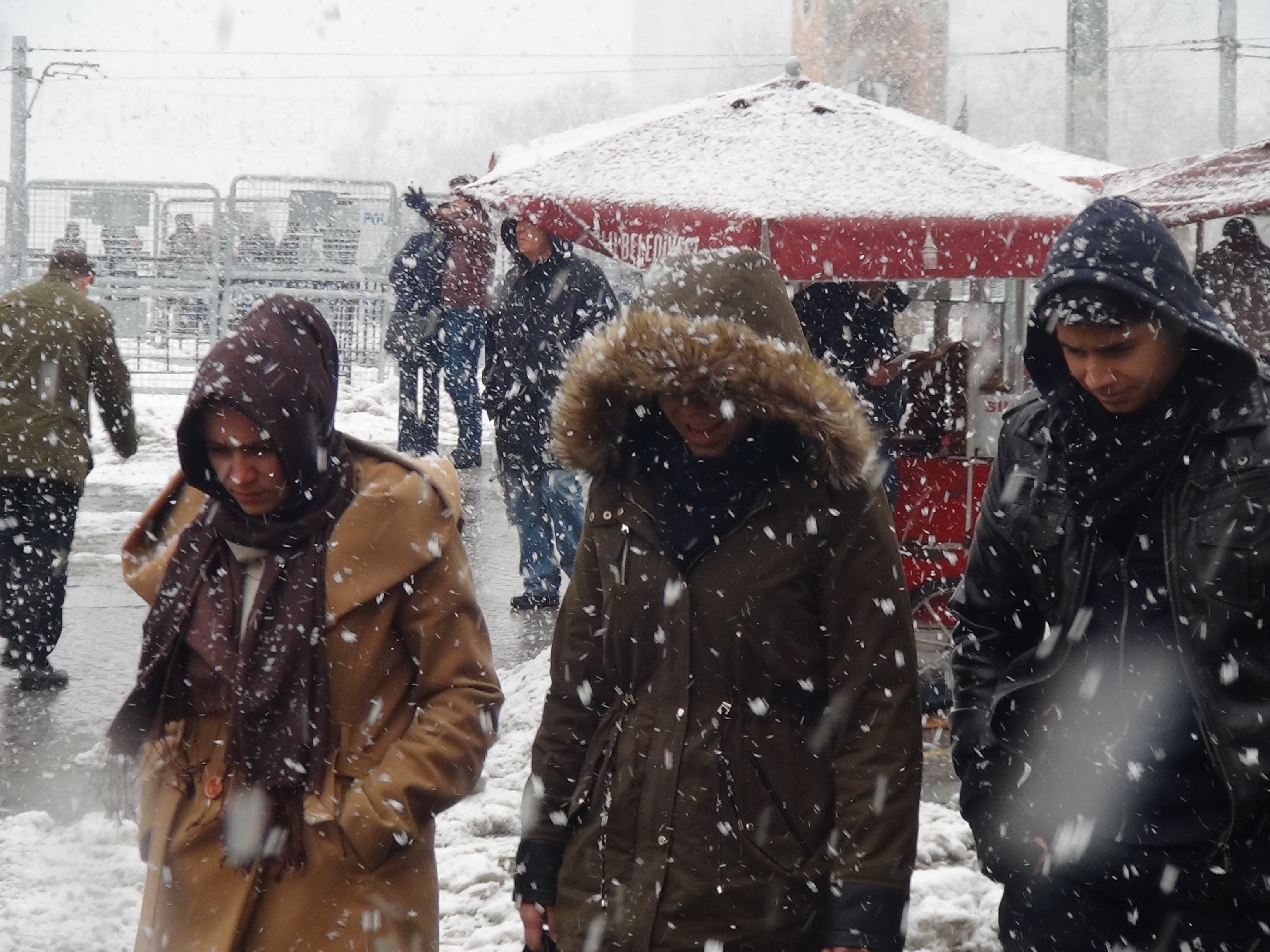 İstanbul'da kar ne zaman başlayacak? Açıklamalar art arda geliyor: '15-20 santimi bulabilir'