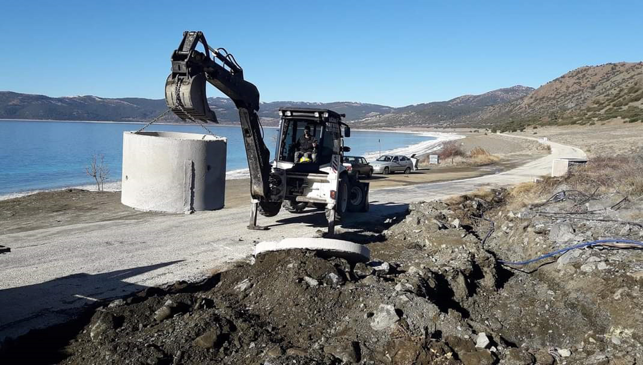 Salda Gölü kumsalına açılan su kuyusu tepki çekti