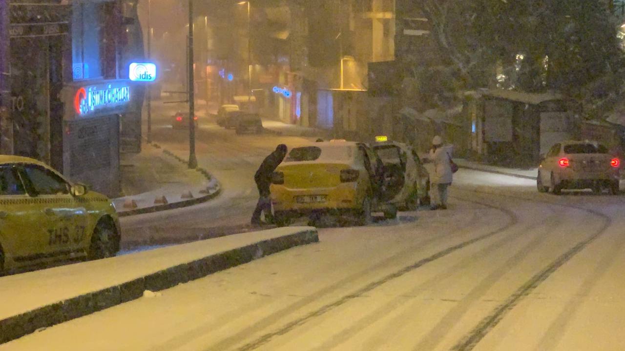 İstanbul pazar gününe bembeyaz uyandı: İşte kentteki son durum