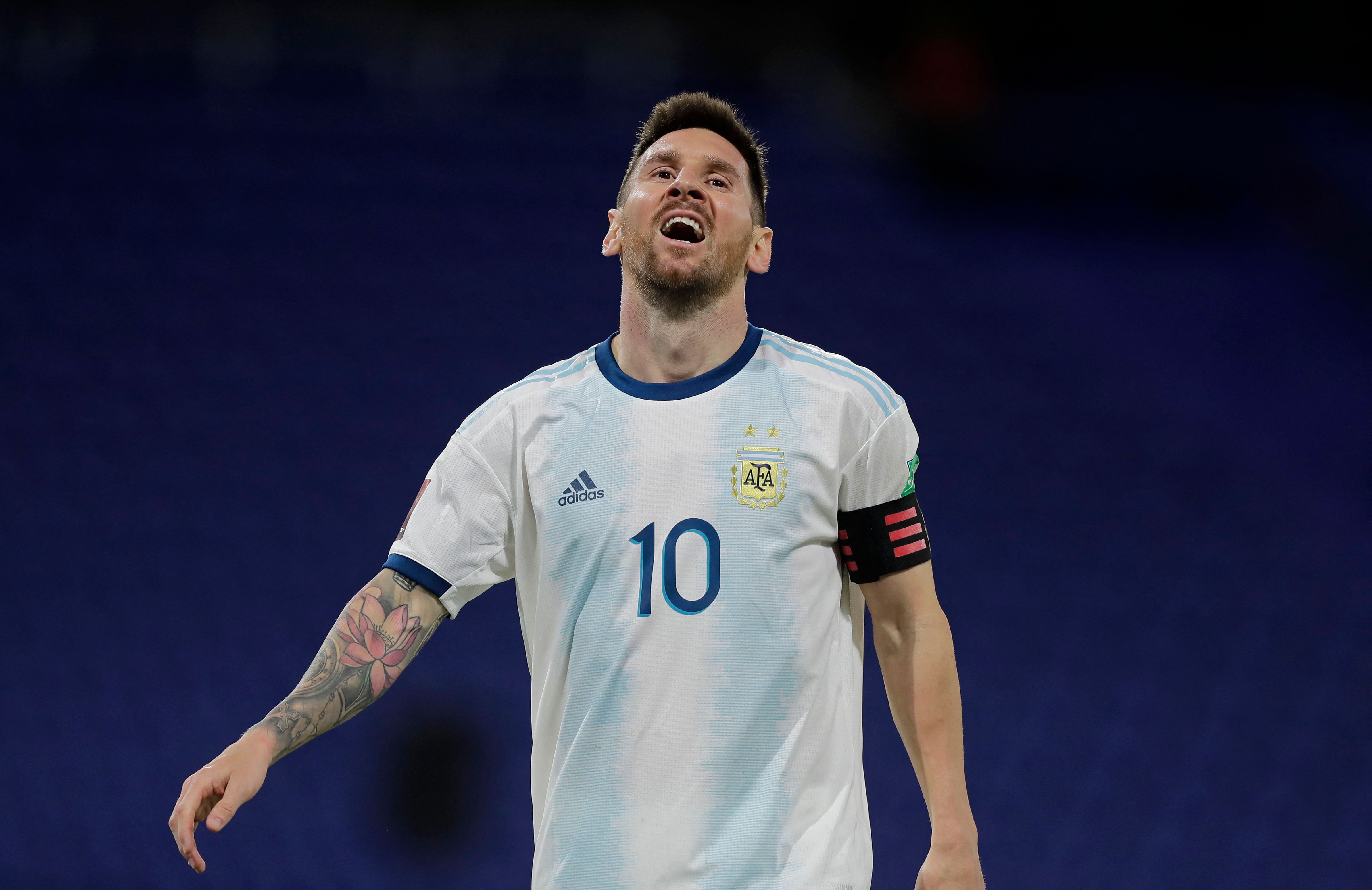 Yıldız futbolcu Lionel Messi koronavirüsü hala atlatamadı