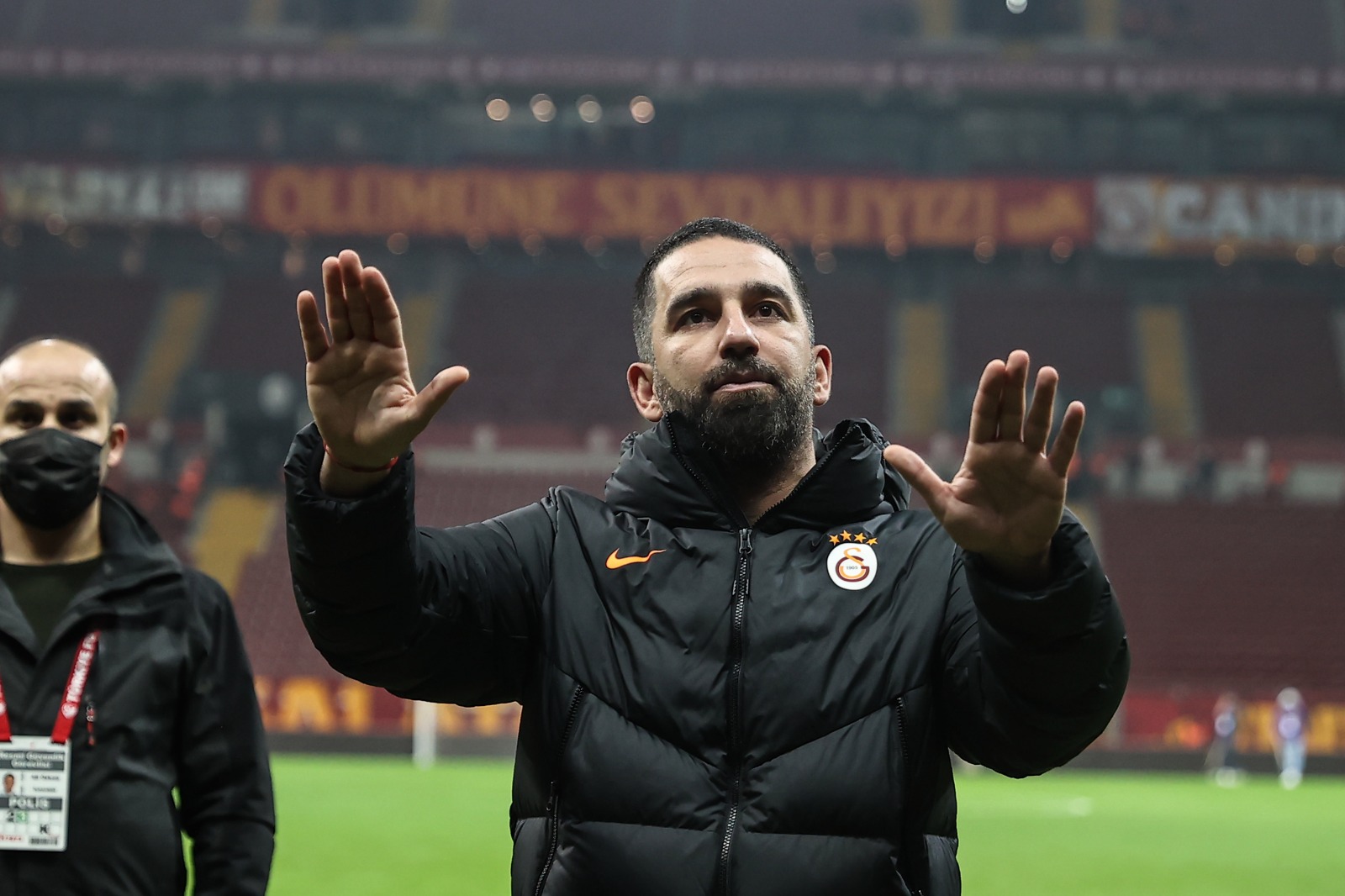 Arda Turan, taraftardan özür diledi