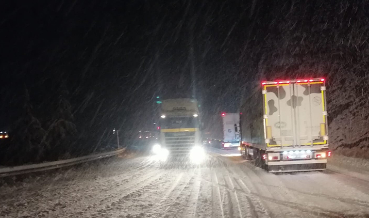 Antalya-Konya kara yolunda çok sayıda sürücü yolda kaldı