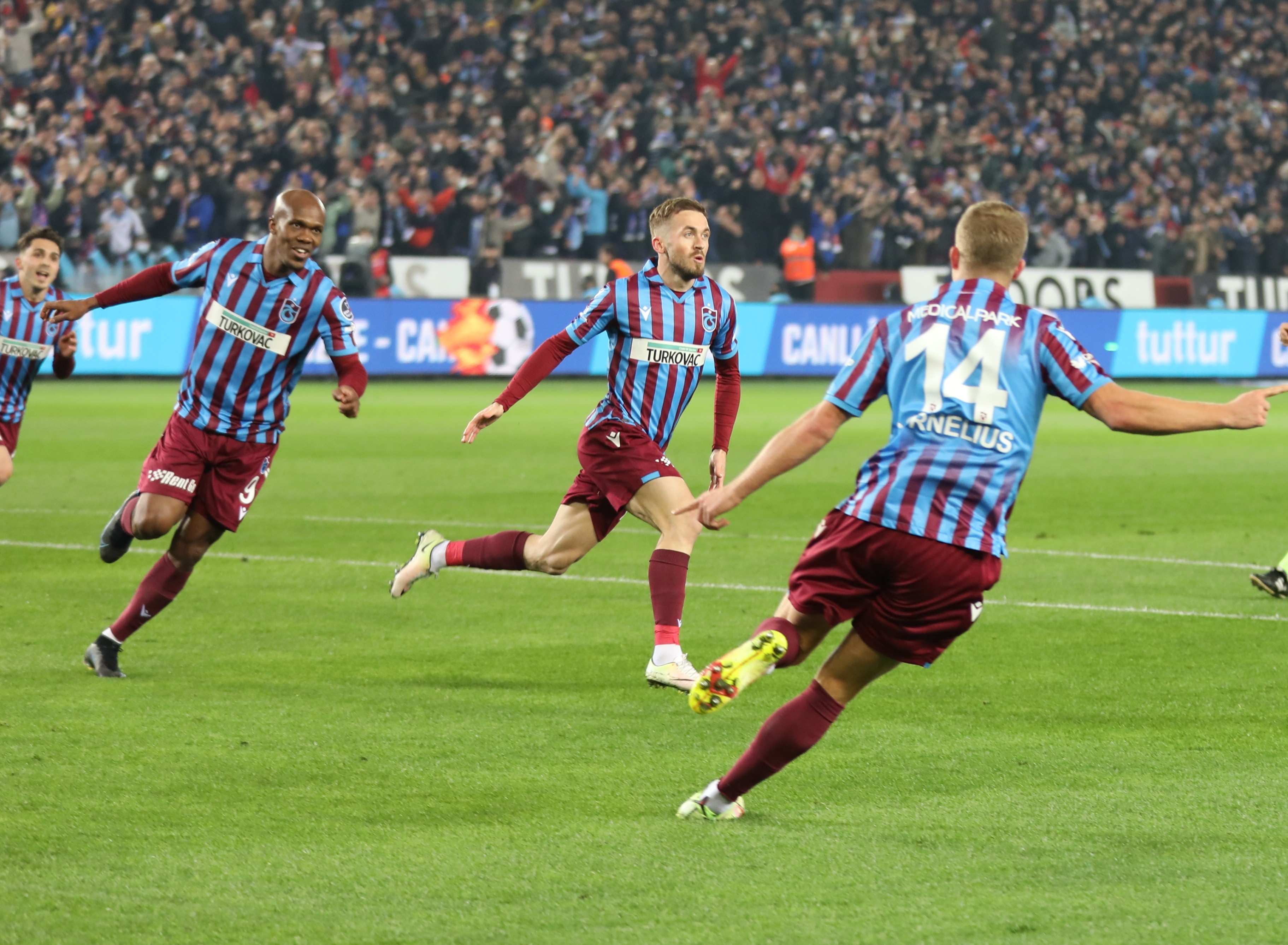 Lider Trabzonspor, hata yapmadı! |  Trabzonspor 2-1 Konyaspor