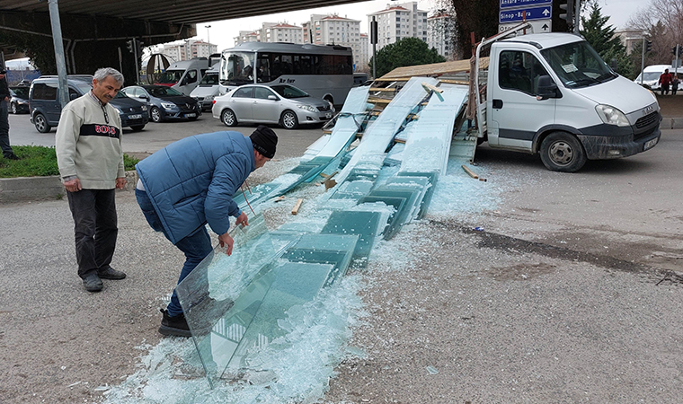 Servet değerinde camlar yola savruldu, gözyaşlarını tutamadı