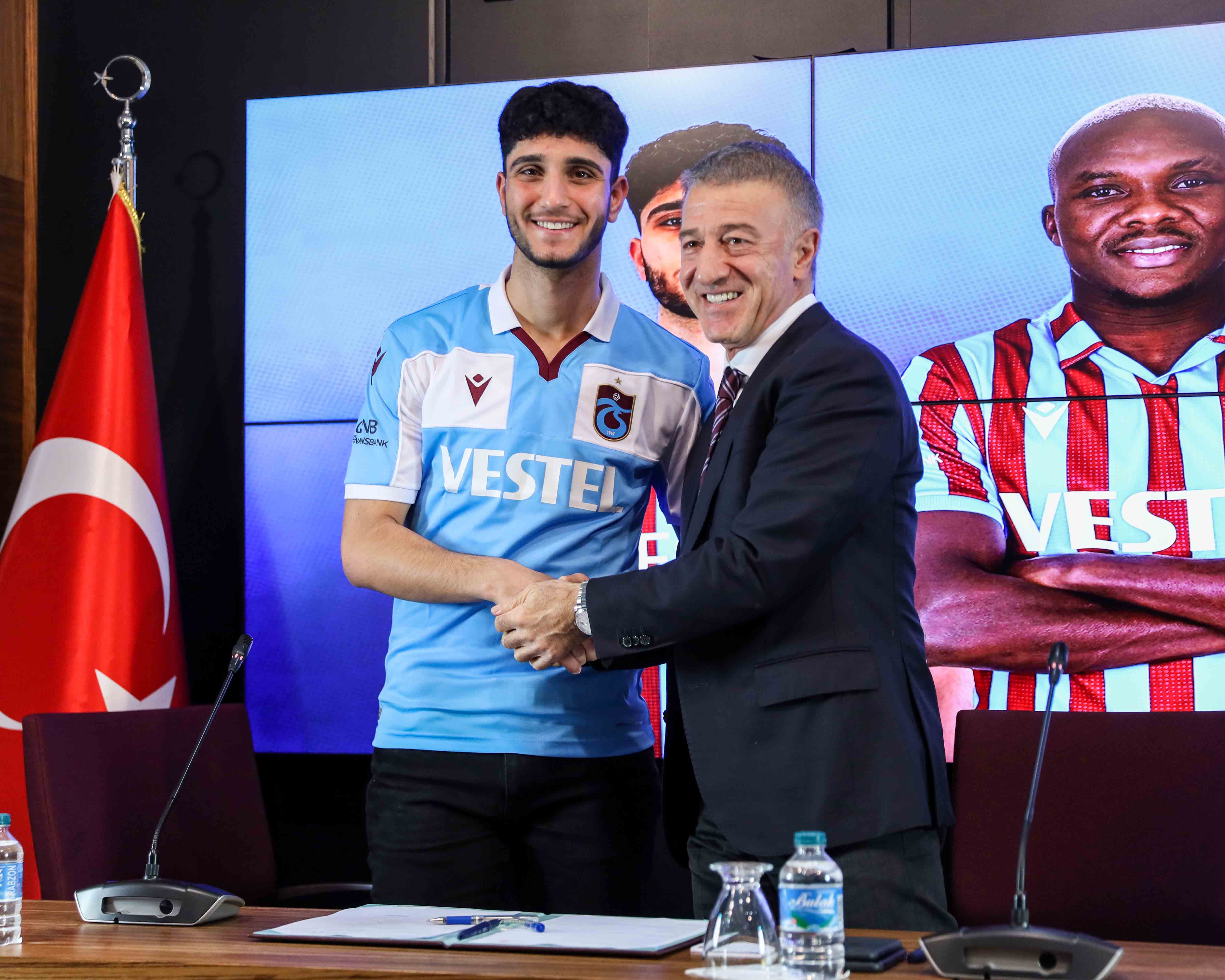 Trabzonspor’da Kouassi ve Emrehan imzayı attı