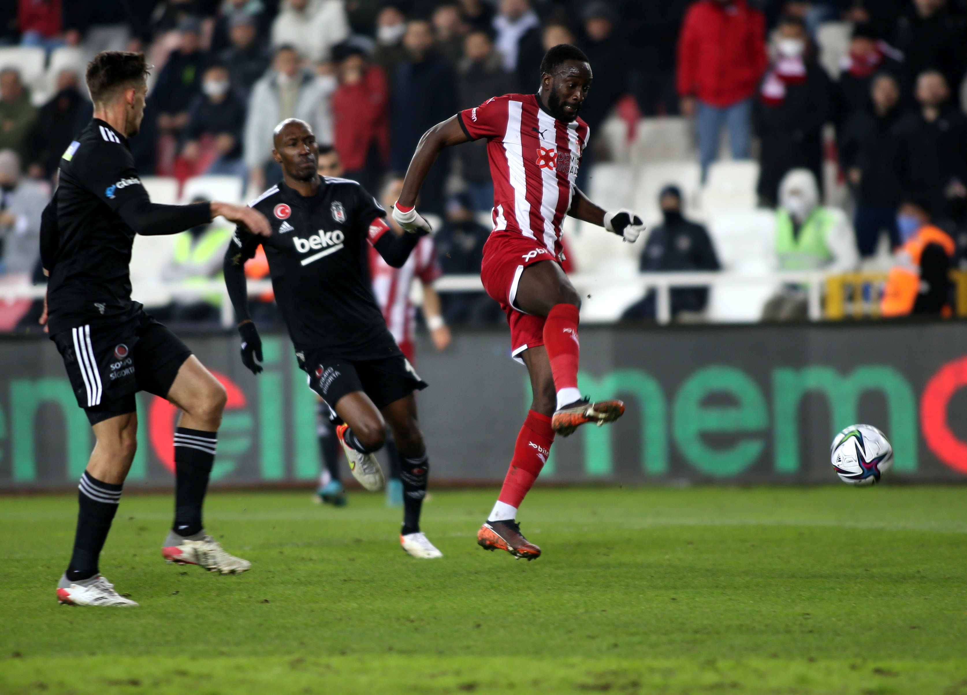 Sivas'ta 3 puan Beşiktaş'ın! Demir Grup Sivasspor 2-3 Beşiktaş