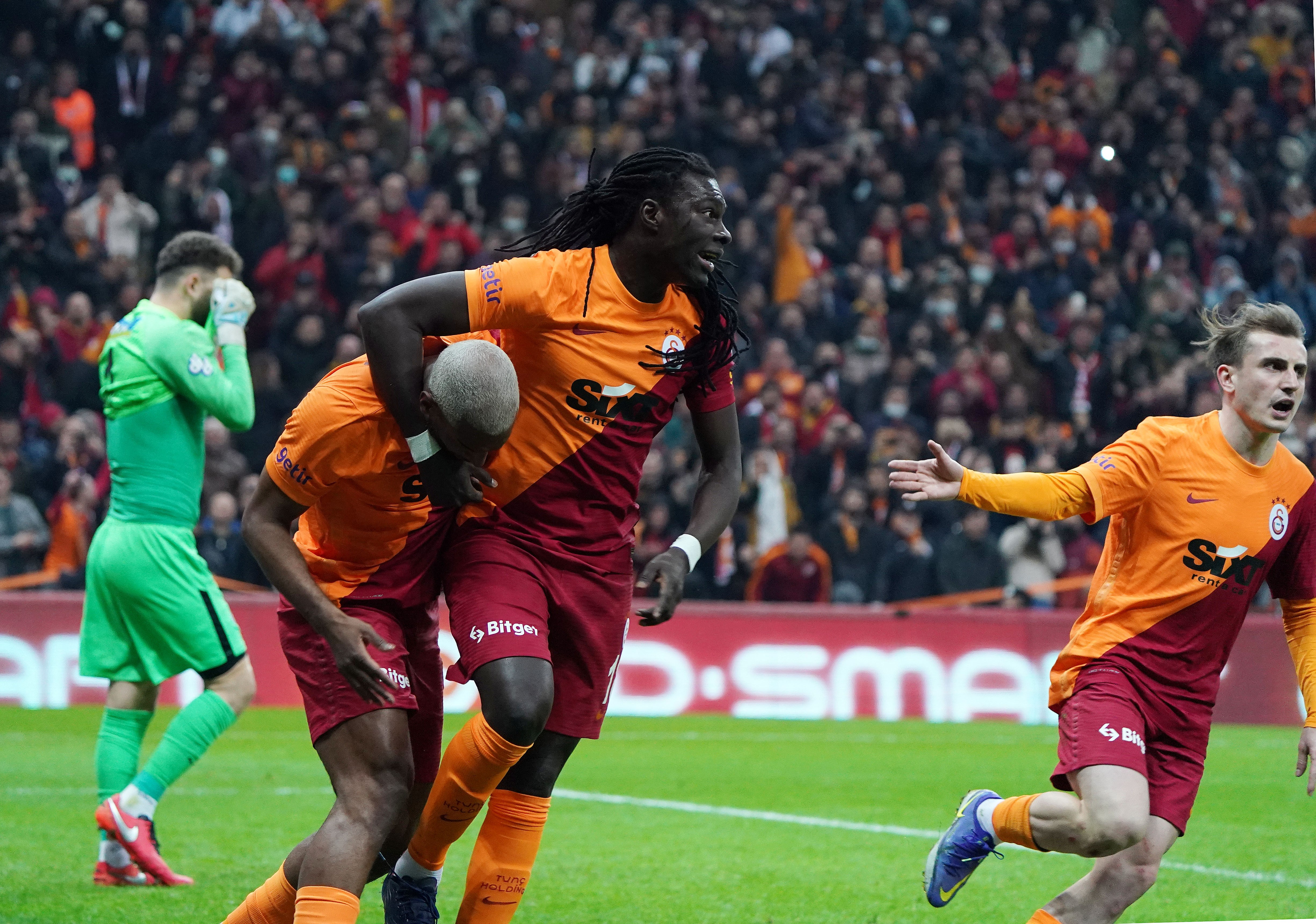 Galatasaray-Rizespor maçındaki penaltı kararlarını hakemler değerlendirdi