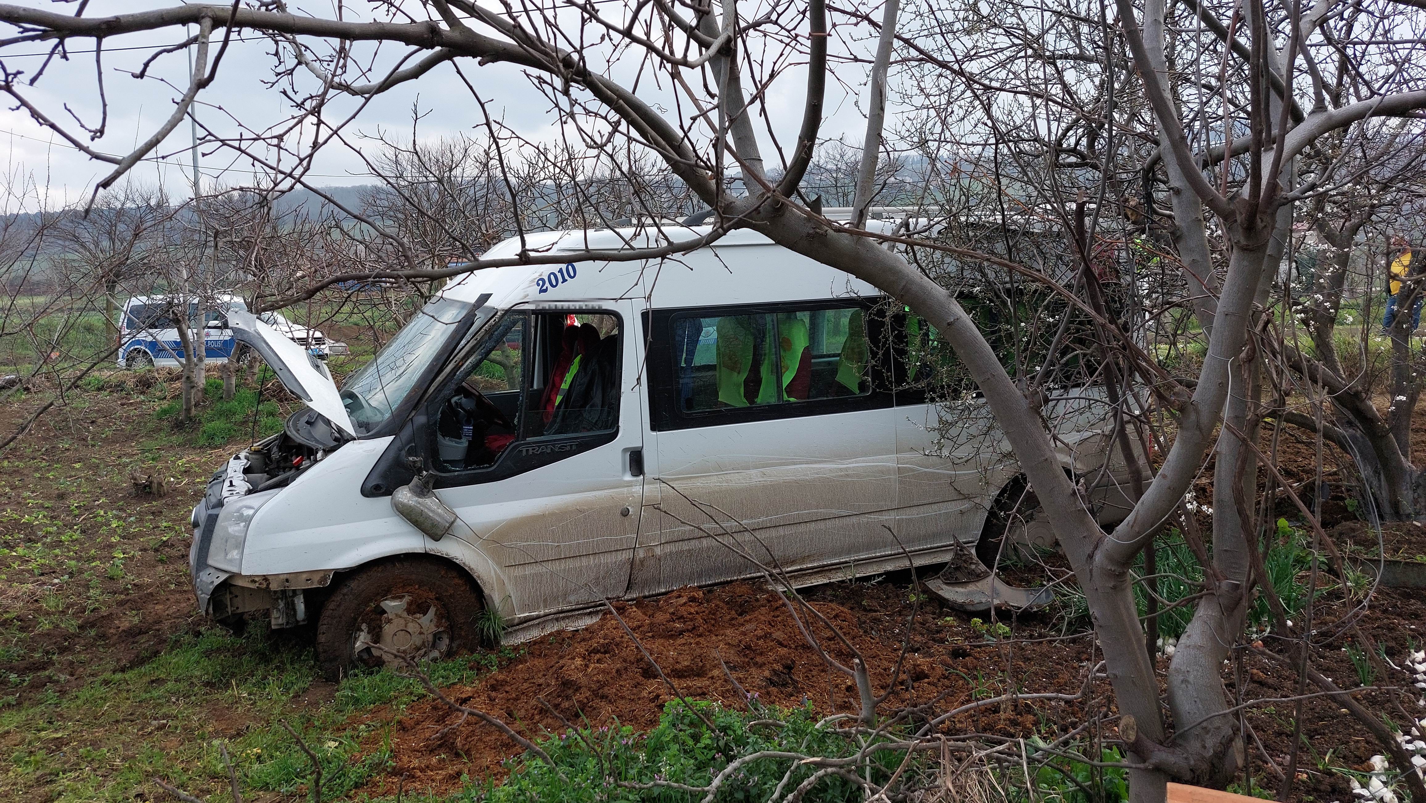 Freni tutmayan okul servisi kaza yaptı: 5 öğrenci yaralı