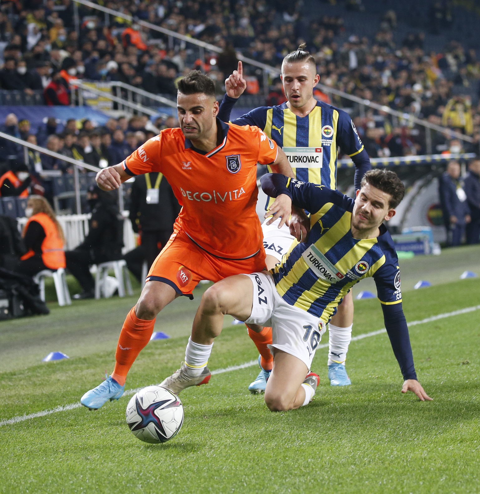 Fenerbahçe, evinde mağlup! Fenerbahçe 0-1 Medipol Başakşehir