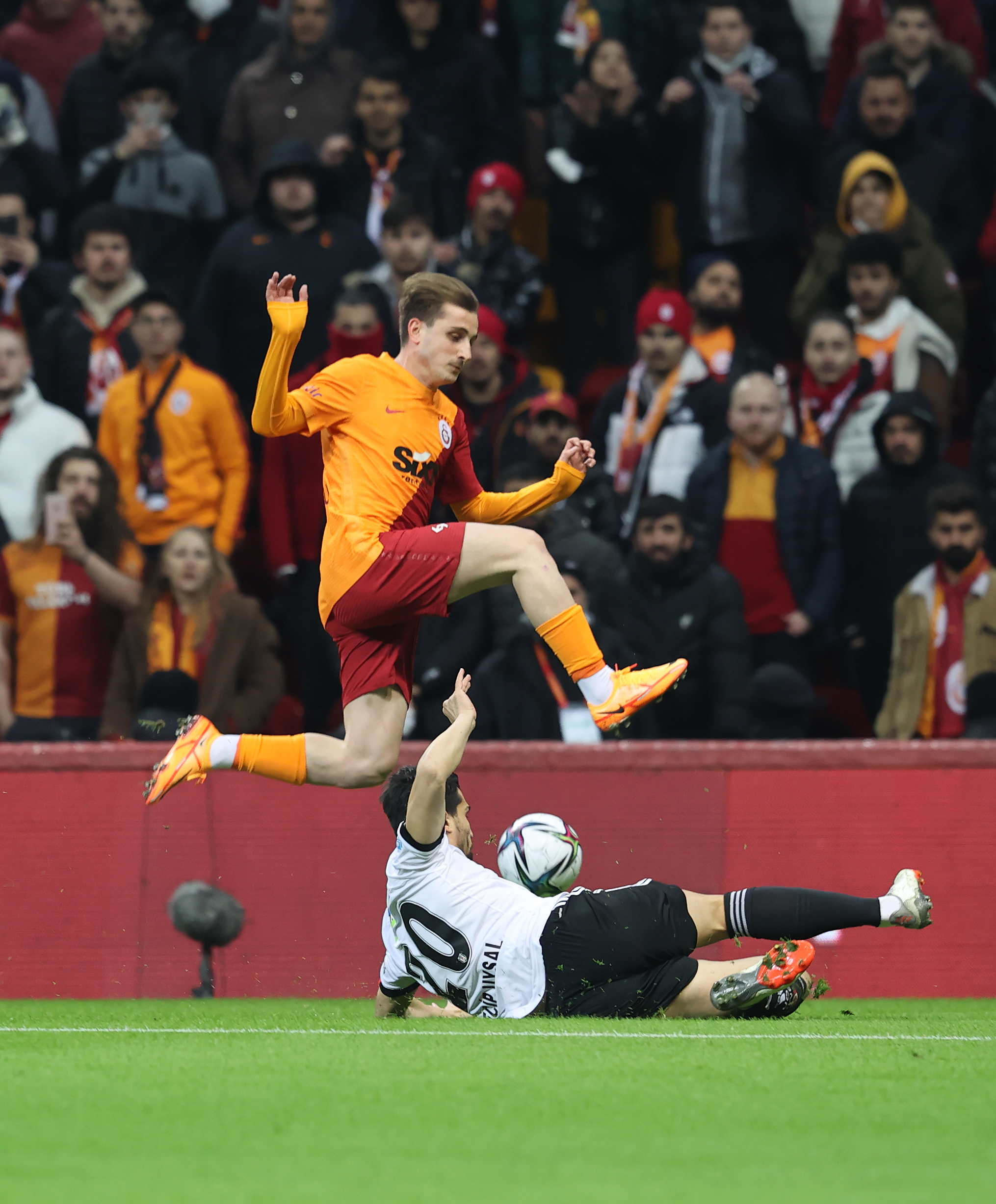 Galatasaray Kerem Aktürkoğlu ile 3 puanı aldı! Galatasaray 2-1 Beşiktaş