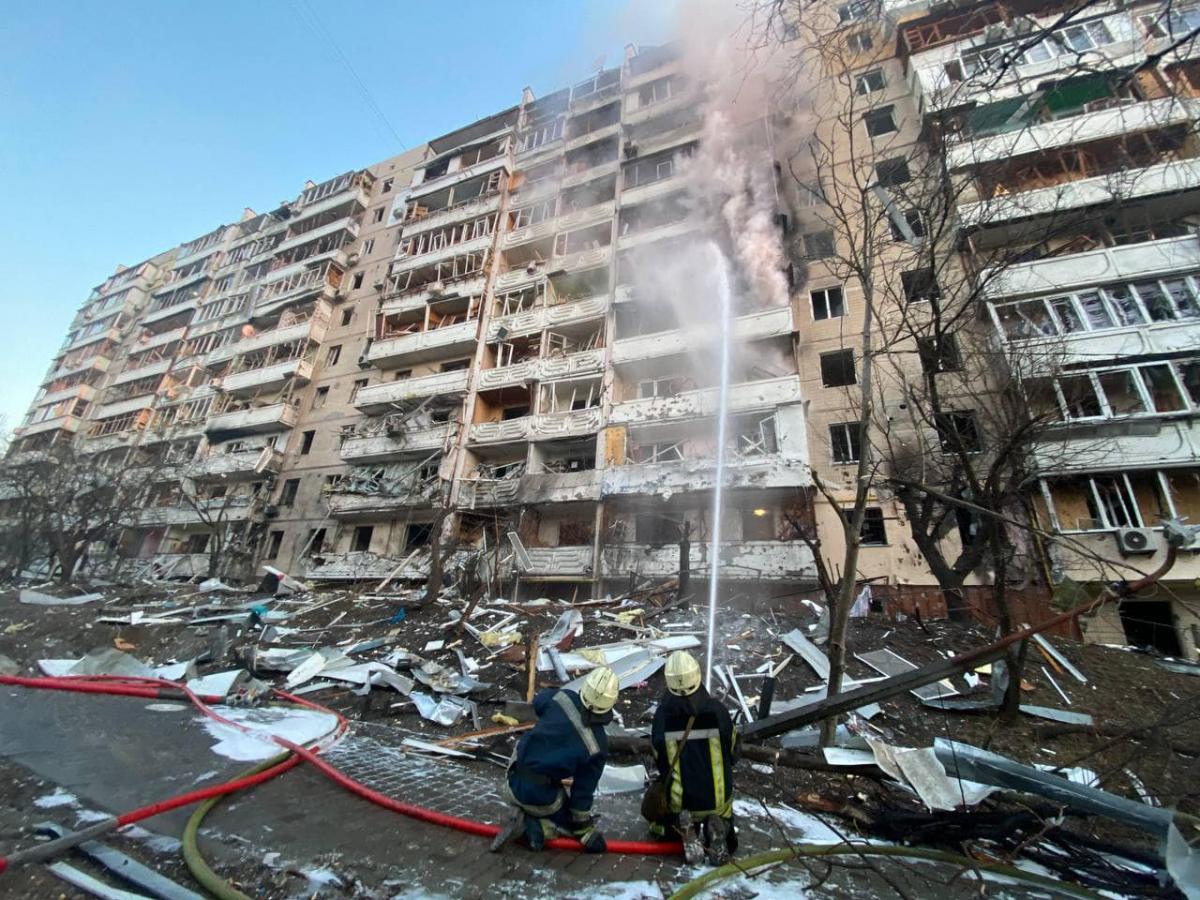 Rusya'nın Kiev'e saldırısında bir apartman daha ağır hasar gördü (15 Mart 2022)