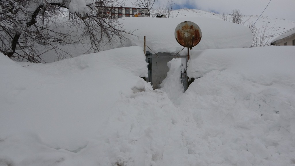 Bitlis’e kar kalınlığı 9 metreye yaklaştı