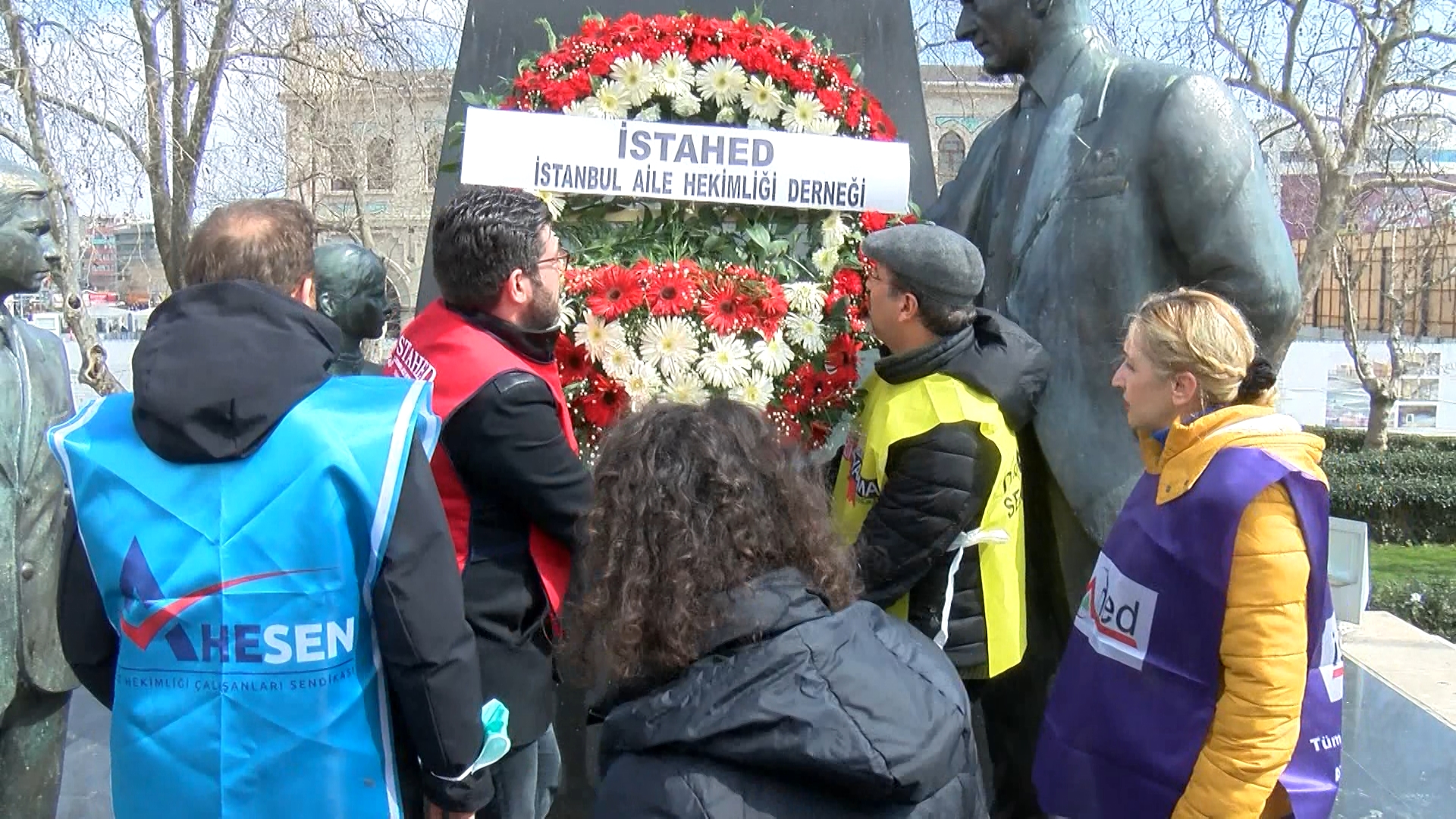 Sağlıkçılar hak için Kadıköy’de grevde! (15 Mart 2022)