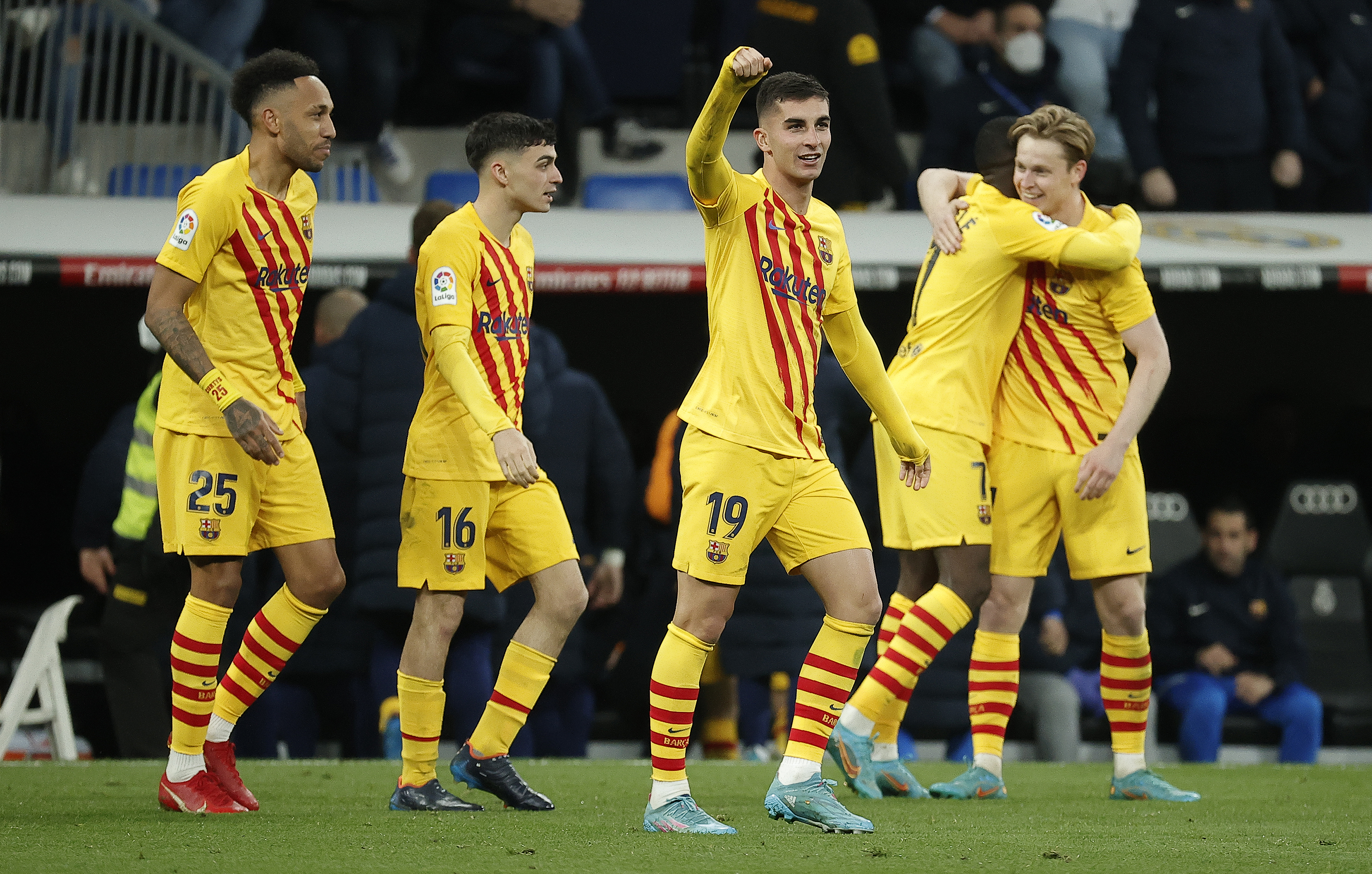 Barcelona, Real Madrid deplasmanında 4-0 kazandı