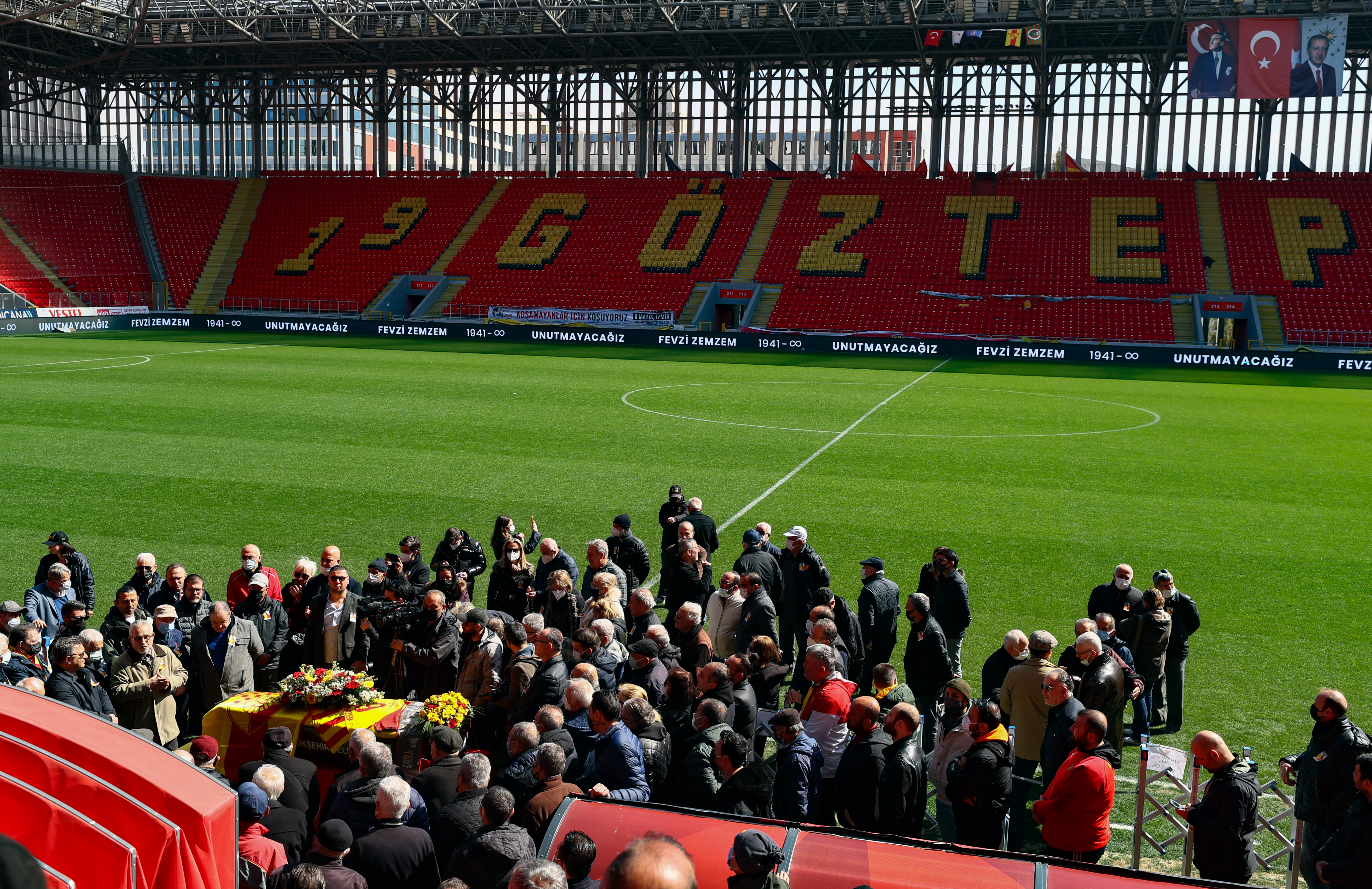 Göztepe'nin efsane ismi Fevzi Zemzem son yolculuğuna uğurlandı