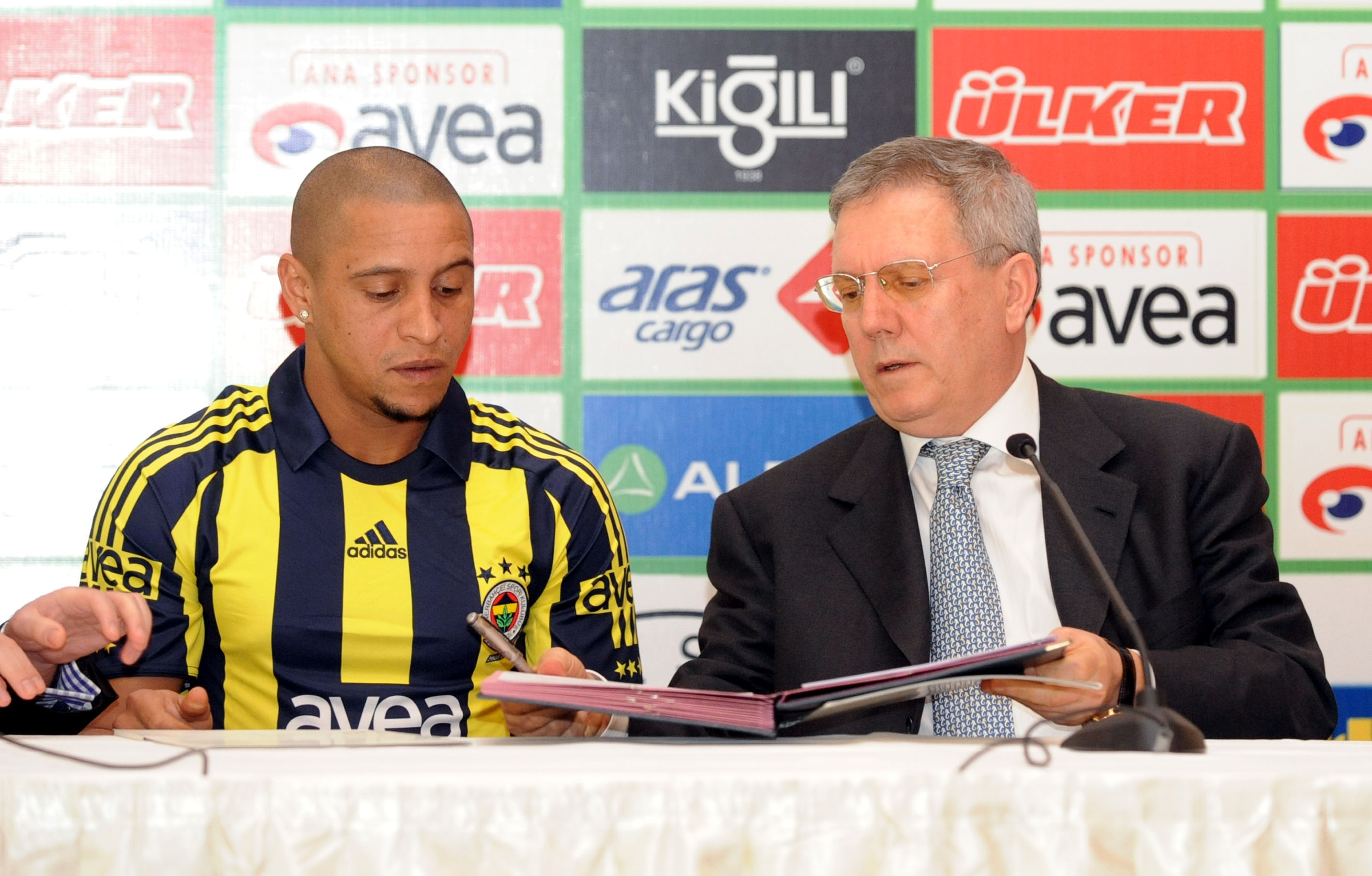 Roberto Carlos, amatör lig takımı ile sahaya çıktı