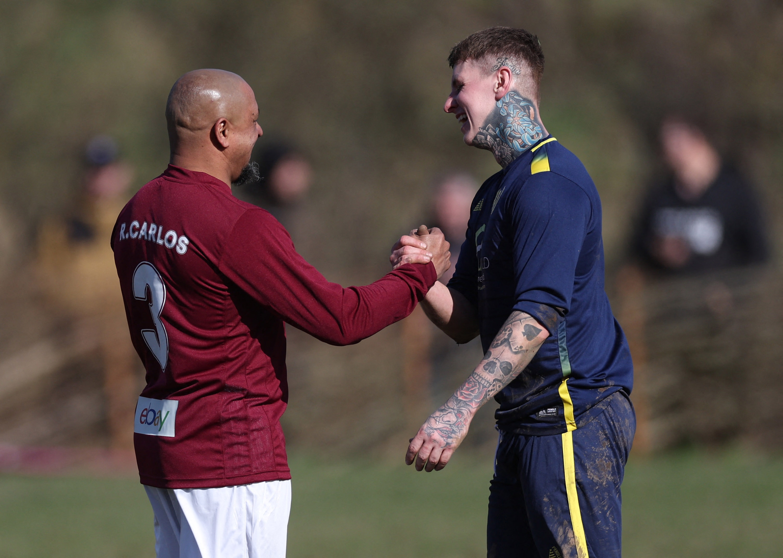 Roberto Carlos, amatör lig takımı ile sahaya çıktı