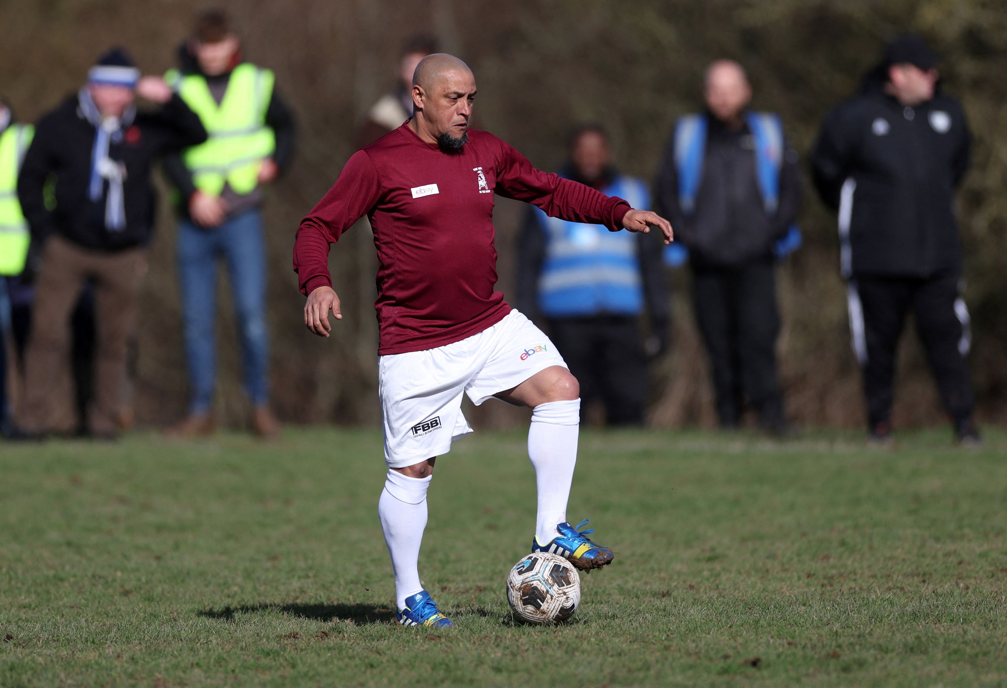 Roberto Carlos, amatör lig takımı ile sahaya çıktı