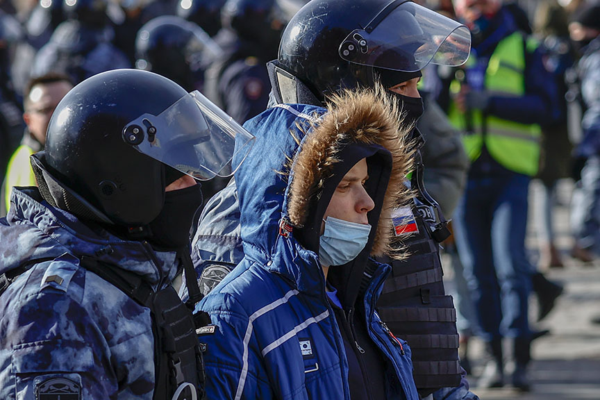 Rusya'da savaş karşıtı protesto: Binlerce gözaltı!