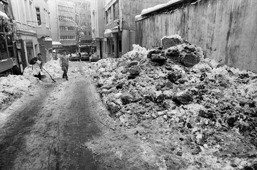 1987 İstanbul kışında neler yaşandı? Tarihe geçen kar fırtınasından çarpıcı fotoğraflar