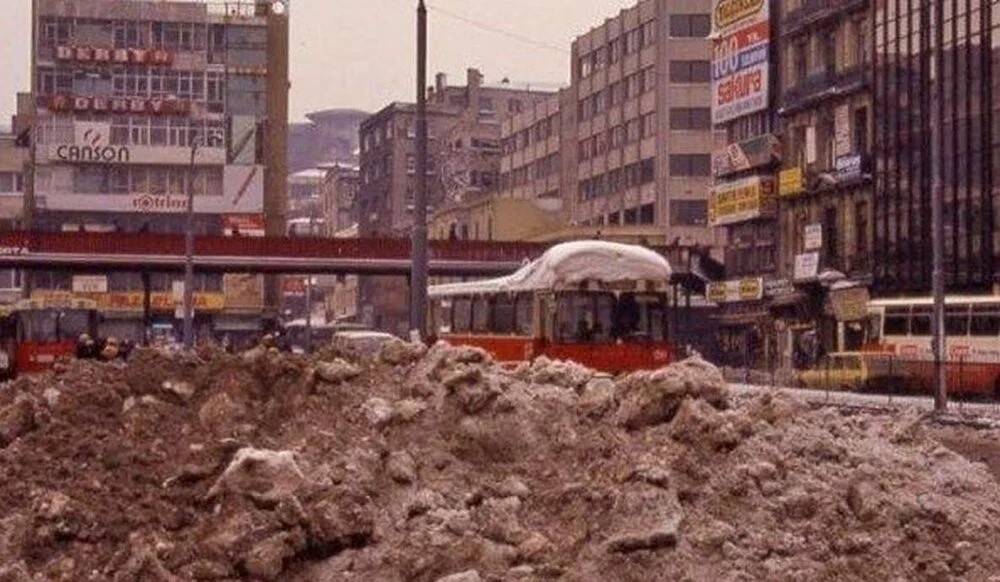 1987 İstanbul kışında neler yaşandı? Tarihe geçen kar fırtınasından çarpıcı fotoğraflar