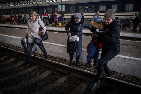 Ukrayna'da tren istasyonlarından acı dolu görüntüler