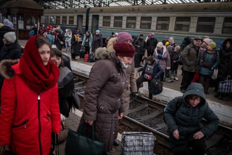 Ukrayna'da tren istasyonlarından acı dolu görüntüler