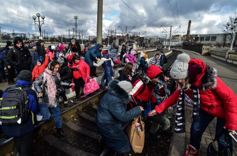 Ukrayna'da tren istasyonlarından acı dolu görüntüler