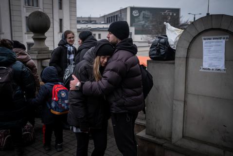 Ukrayna'da tren istasyonlarından acı dolu görüntüler