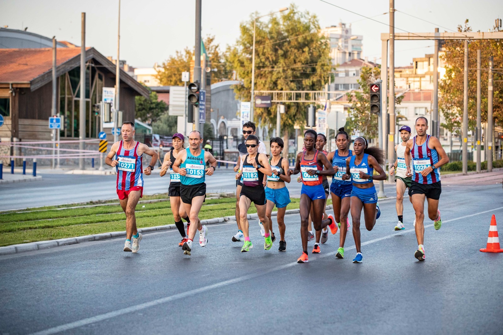 Dünyaca ünlü atletler Maraton İzmir’de yarışacak