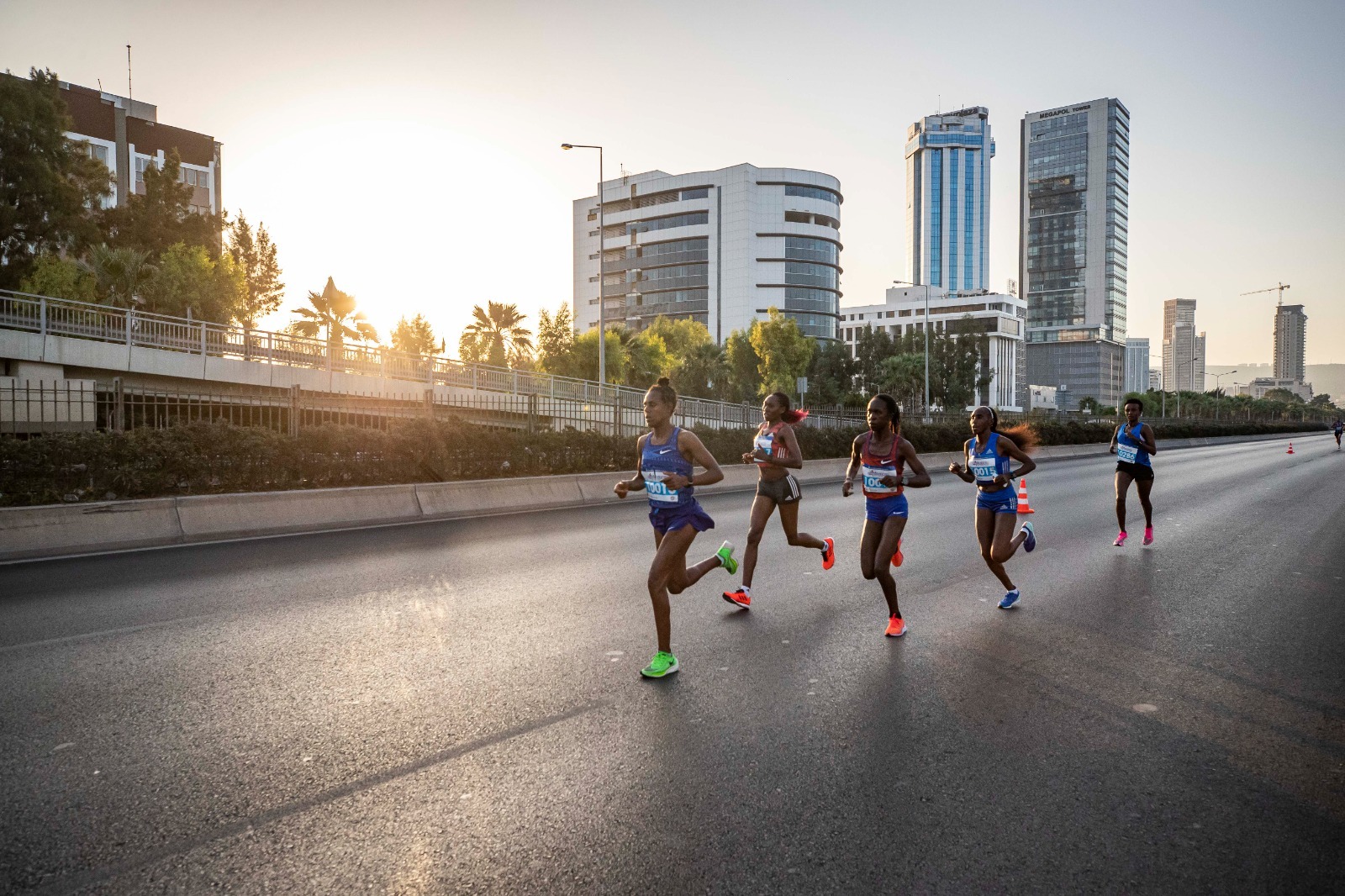 Dünyaca ünlü atletler Maraton İzmir’de yarışacak