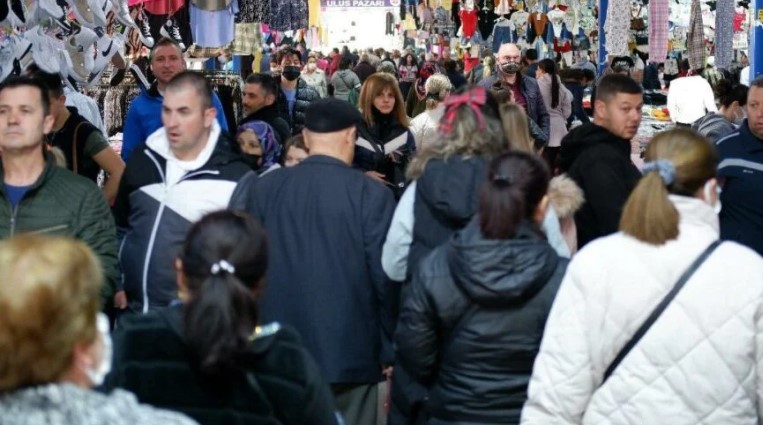 Üç ayda 500 bin kişi geldi, bozdurup bozdurup harcıyorlar