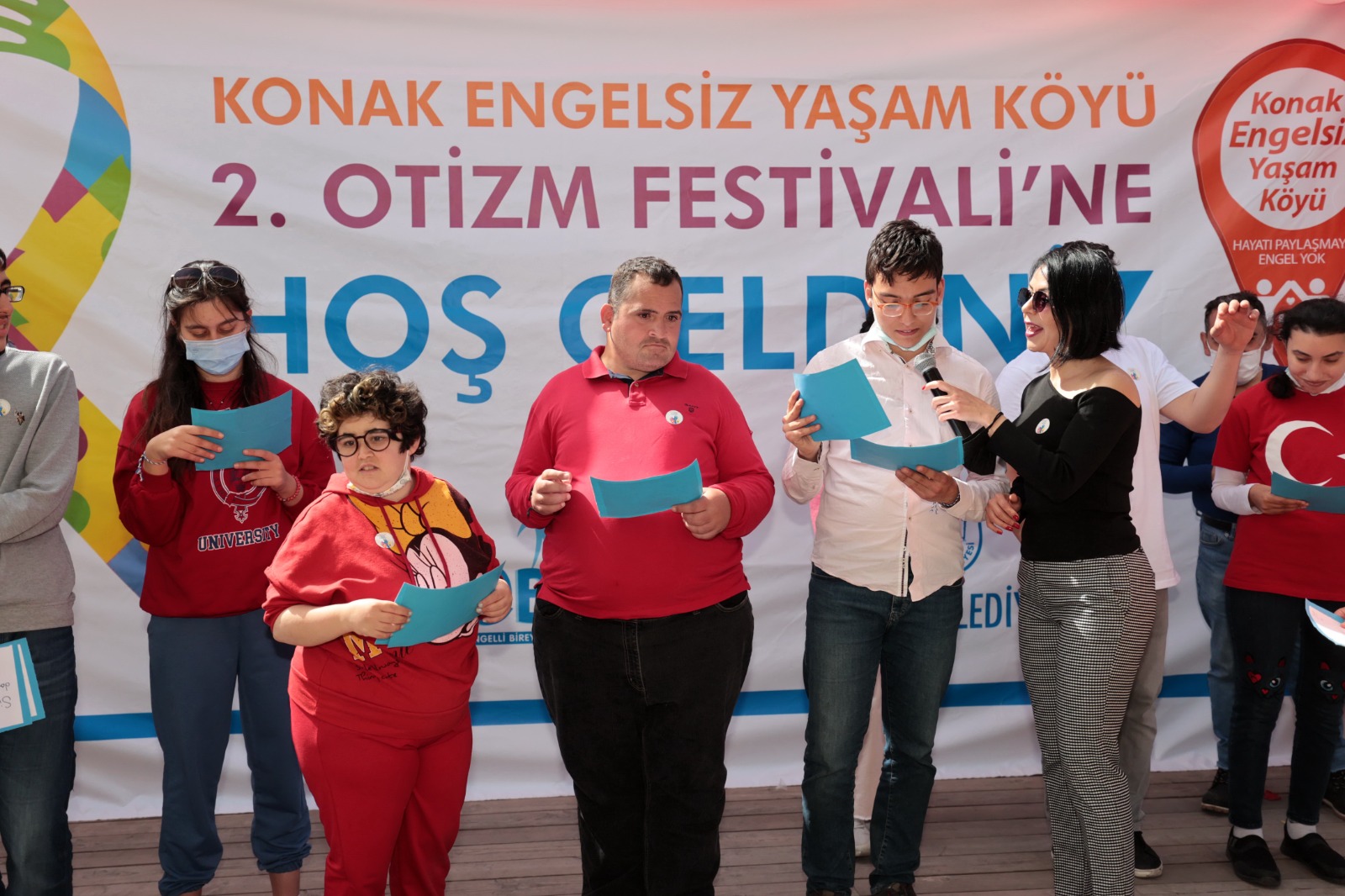 İzmir’de rengarenk otizm festivali