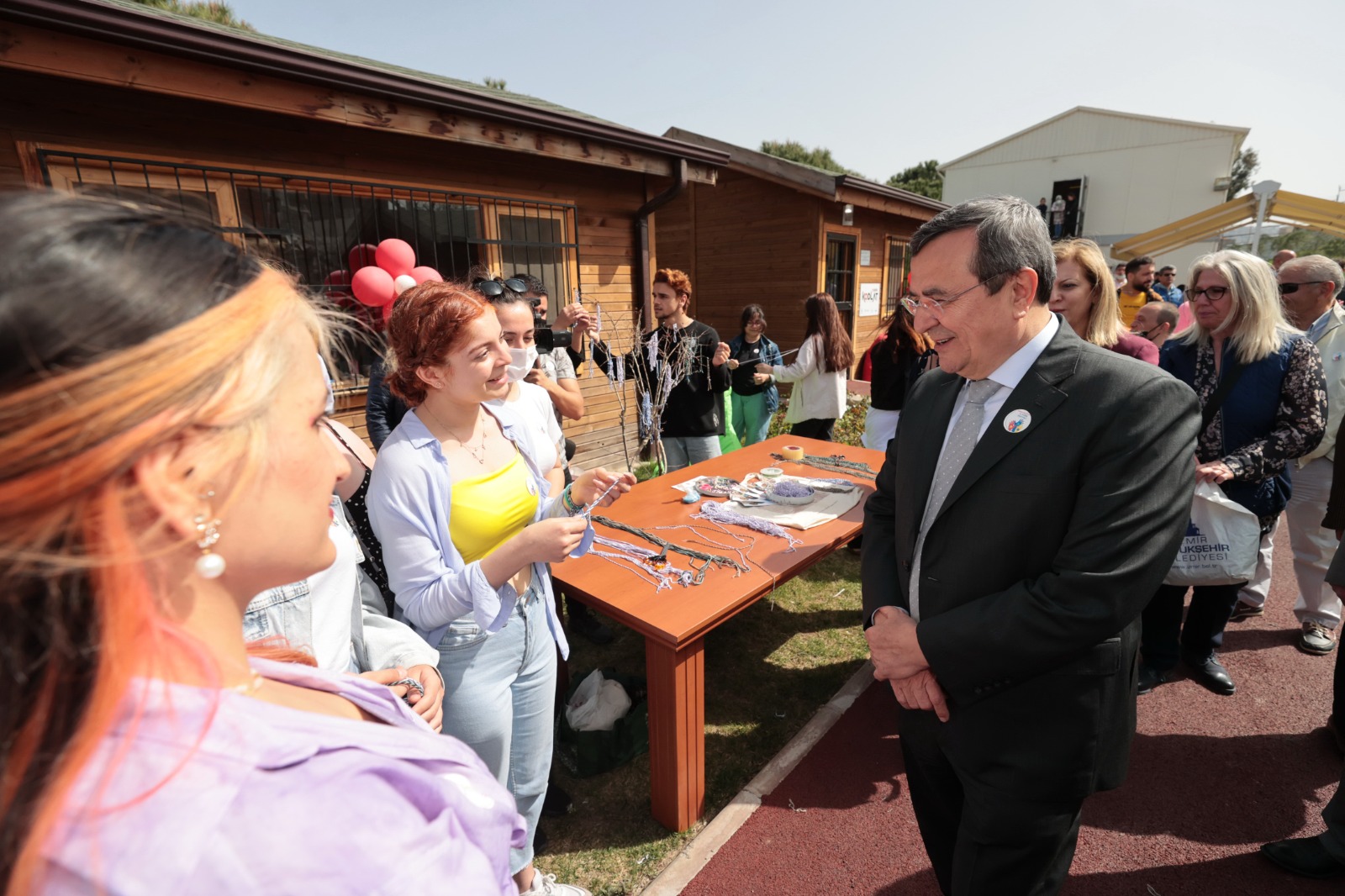 İzmir’de rengarenk otizm festivali