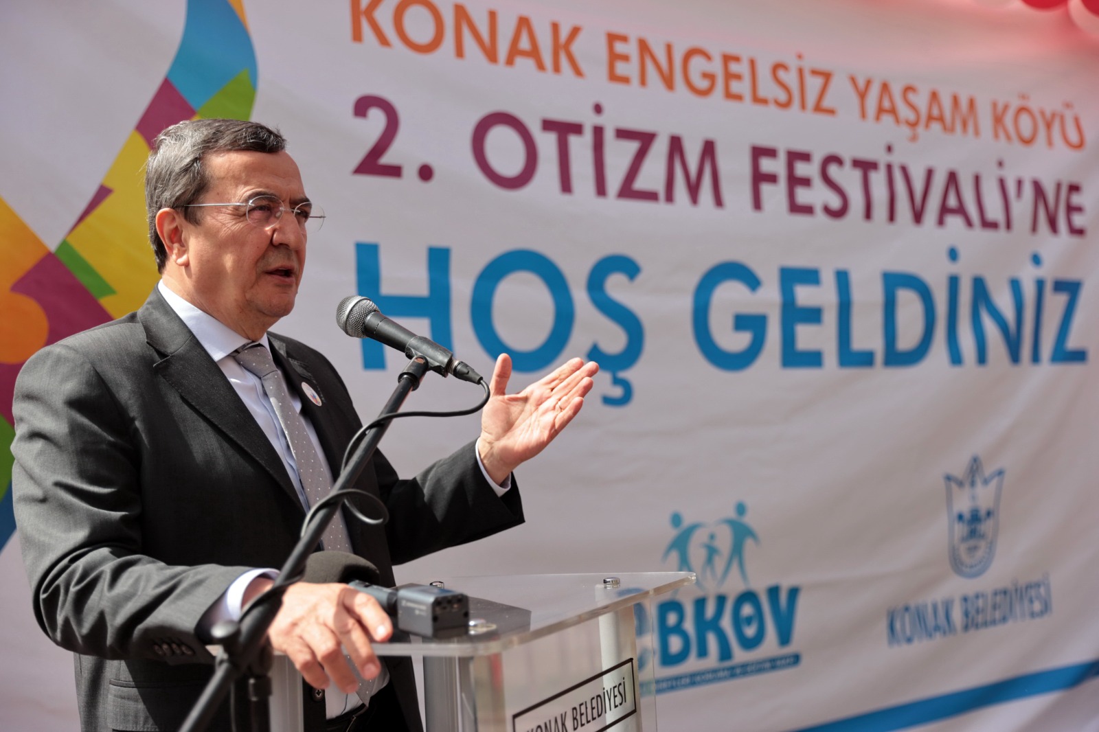 İzmir’de rengarenk otizm festivali