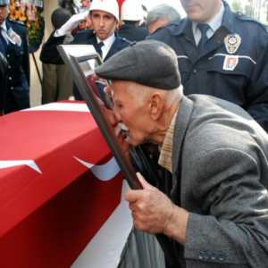 Şehit polis memurlarının son yolculuğu