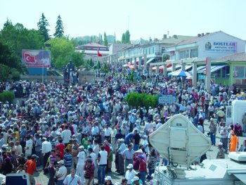 Hacıbektaş'a on binler aktı