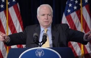 McCain'e beyaz tozlu zarf